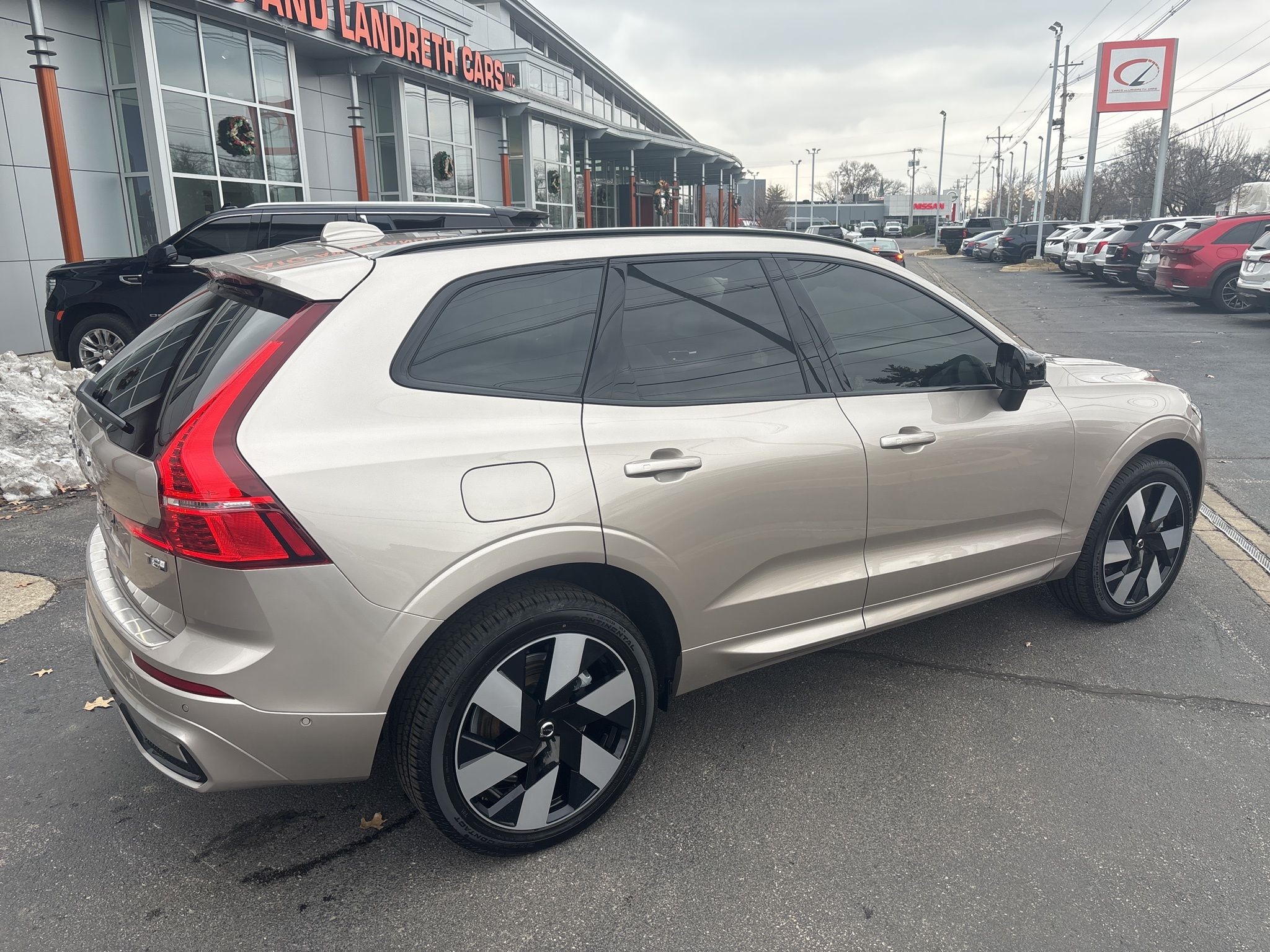 Volvo XC60  2025