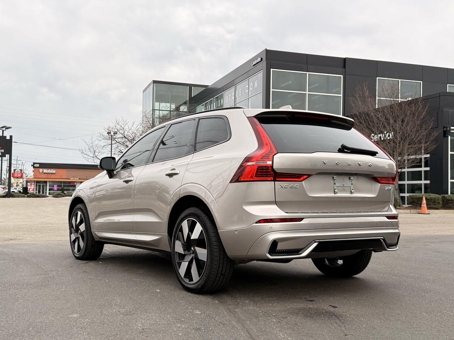 Volvo XC60  2025