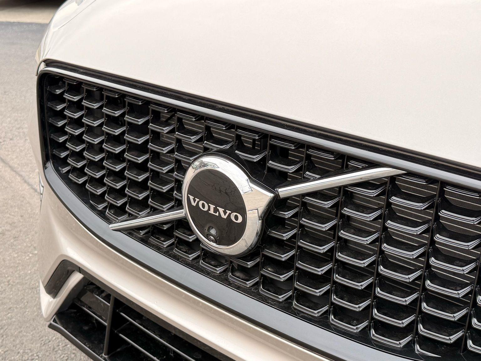Volvo XC60  2025