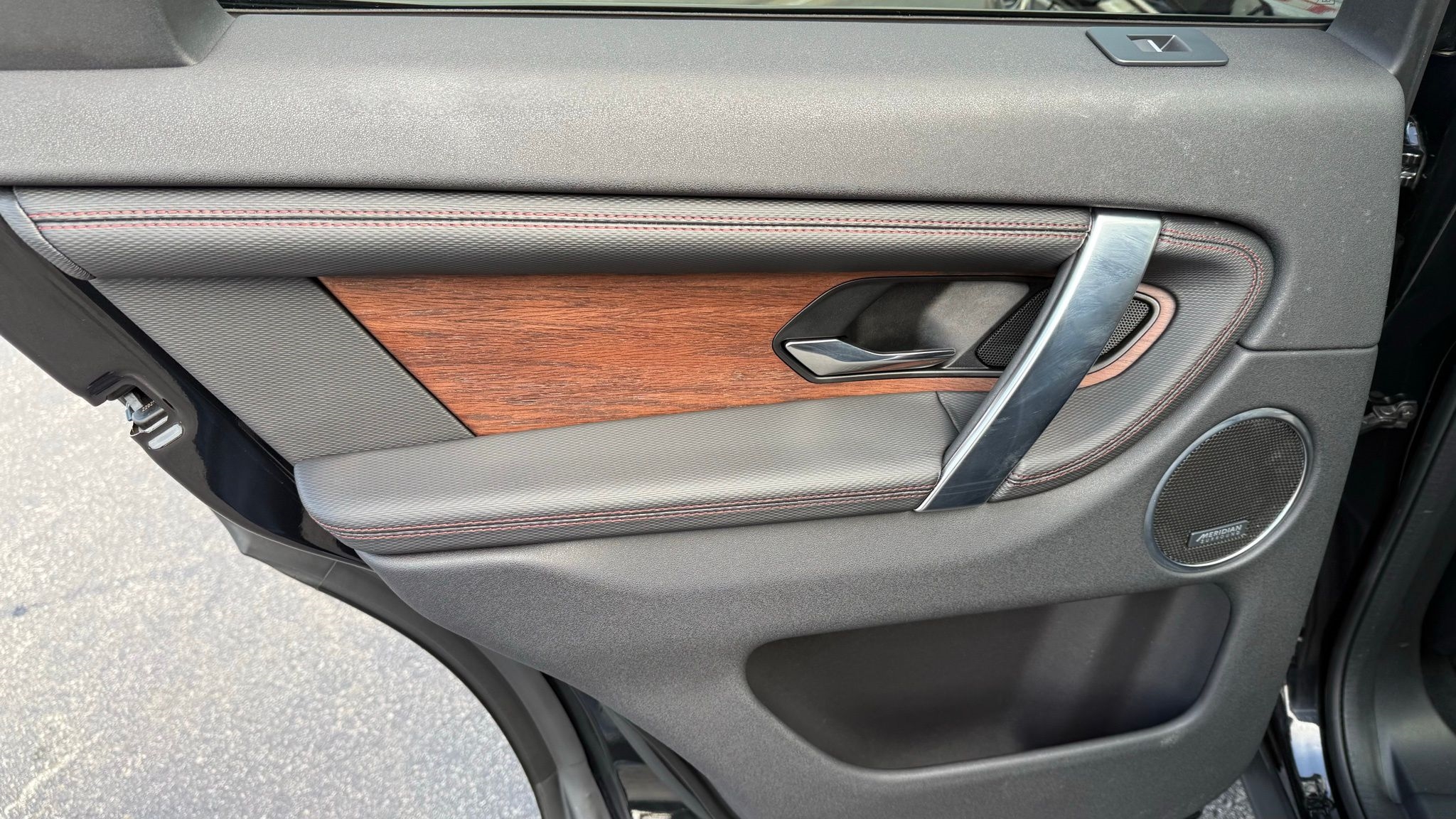 Land Rover Discovery Sport  2023