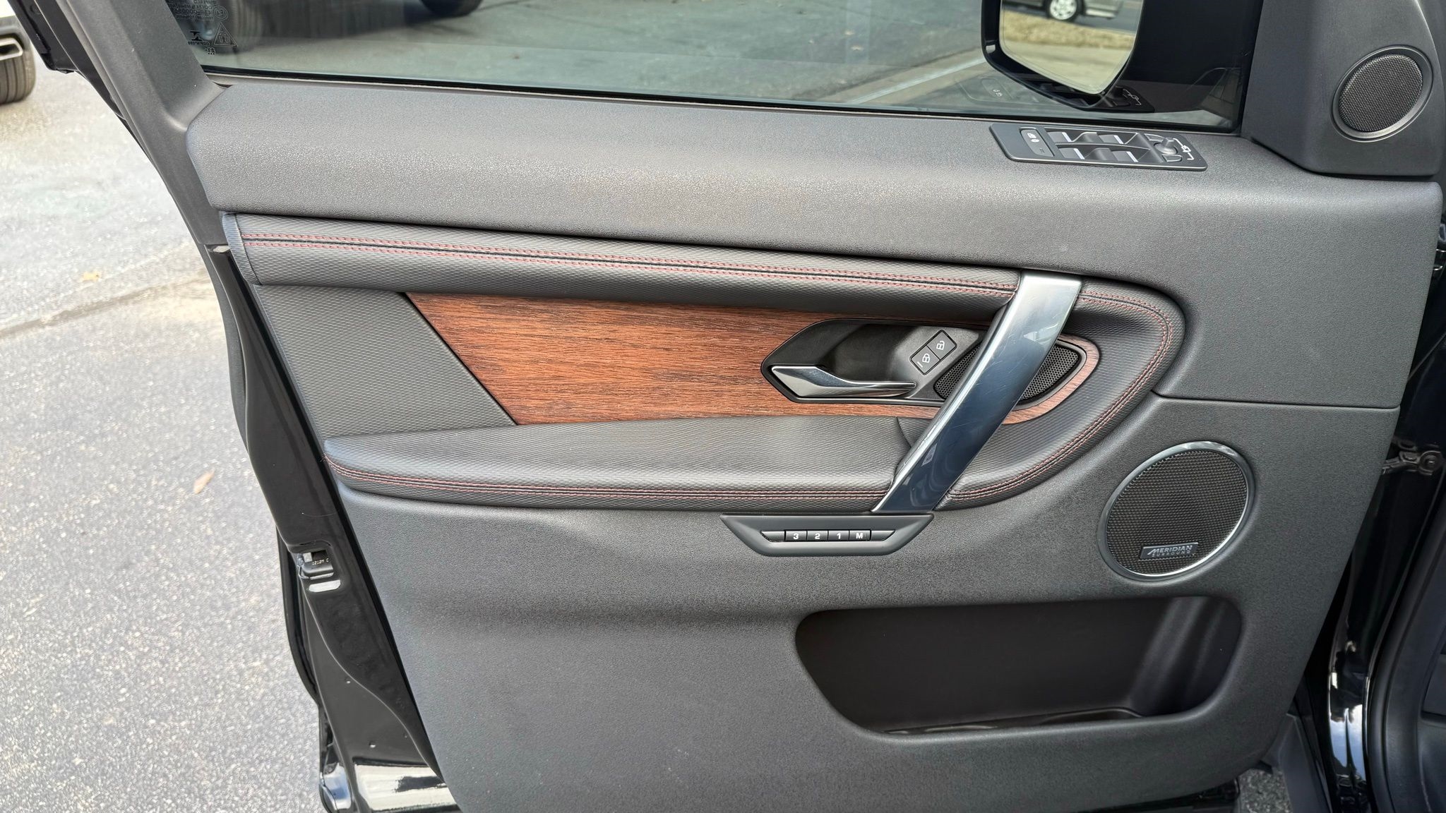 Land Rover Discovery Sport  2023