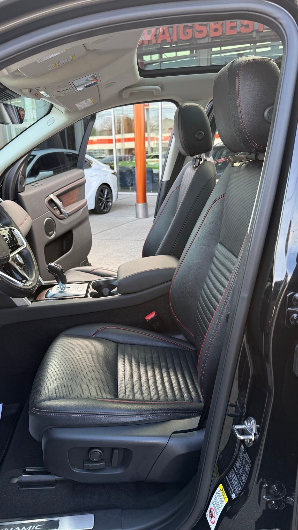 Land Rover Discovery Sport  2023