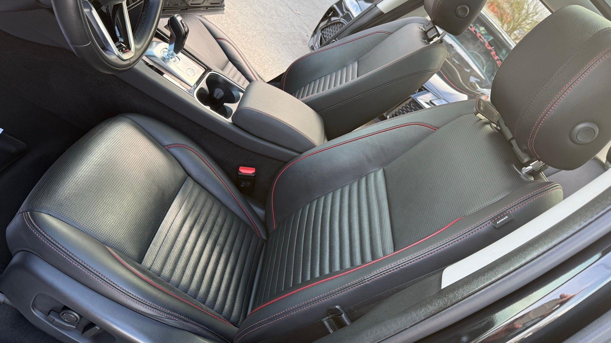 Land Rover Discovery Sport  2023