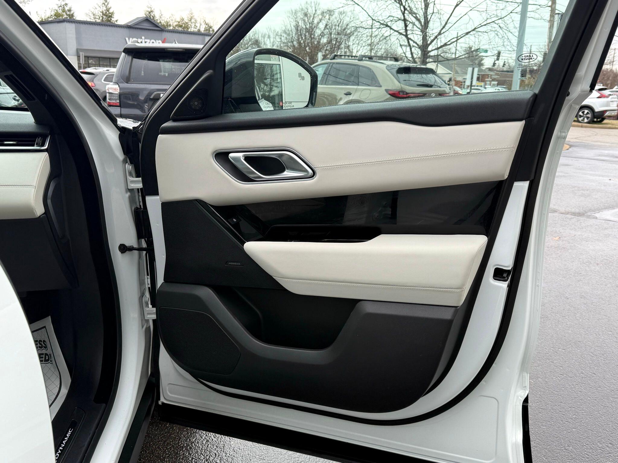 Land Rover Range Rover Velar  2023