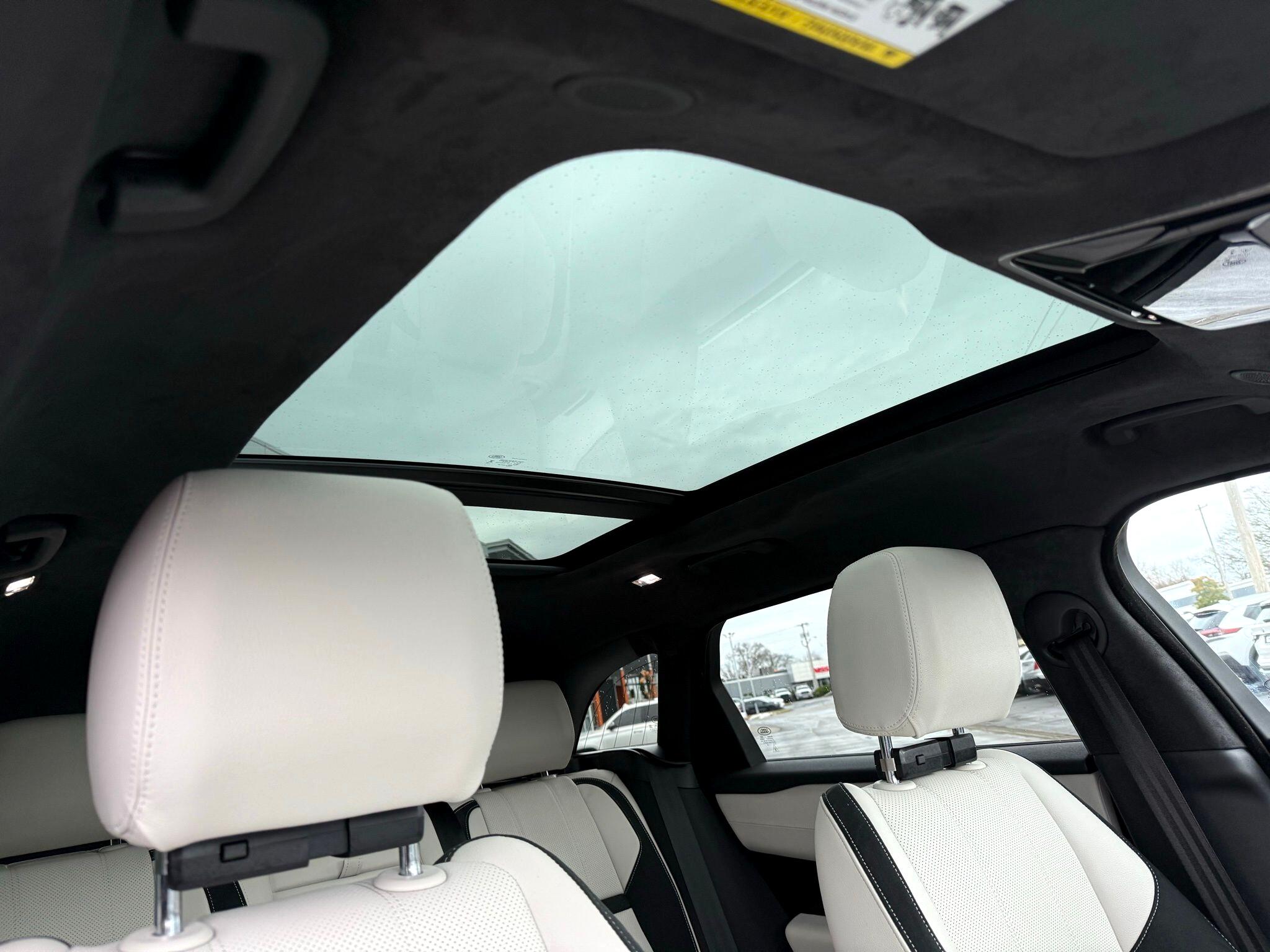 Land Rover Range Rover Velar  2023