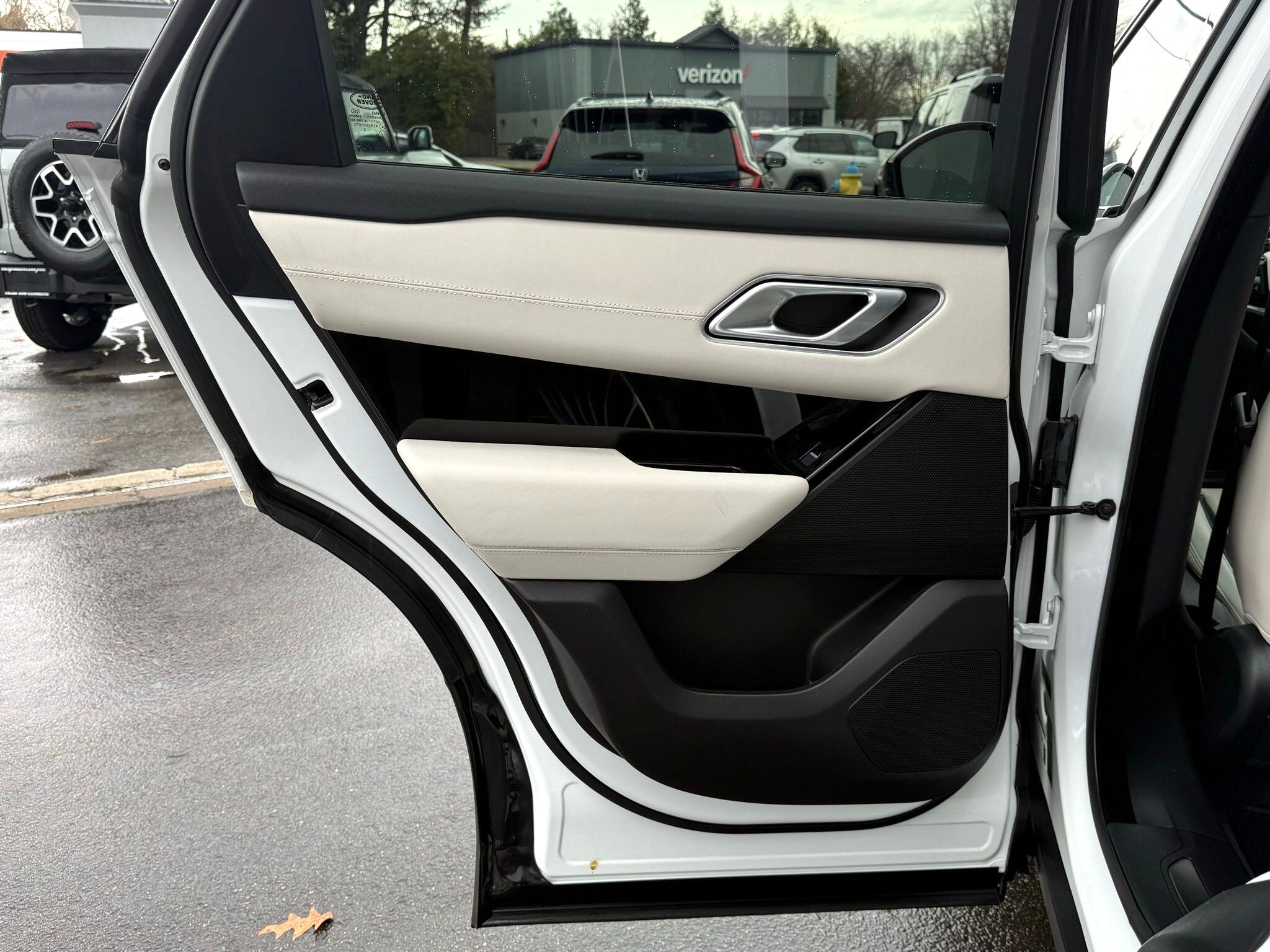 Land Rover Range Rover Velar  2023