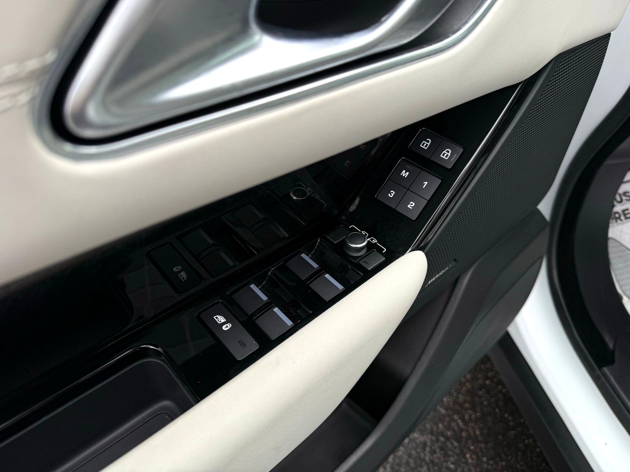 Land Rover Range Rover Velar  2023