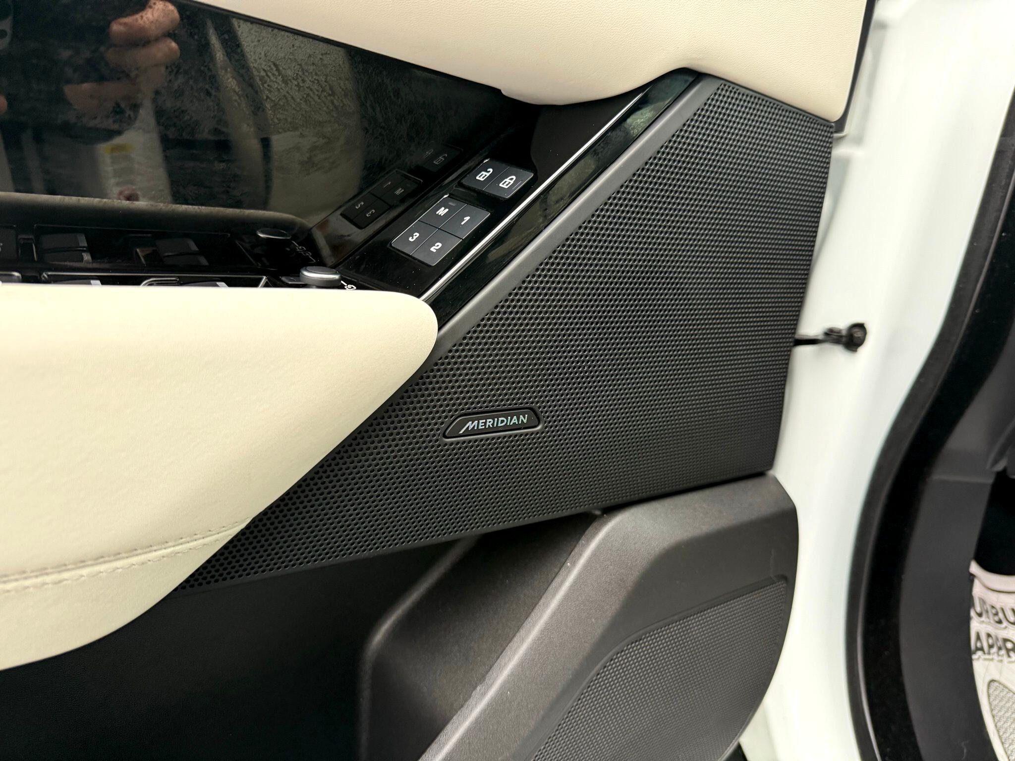 Land Rover Range Rover Velar  2023