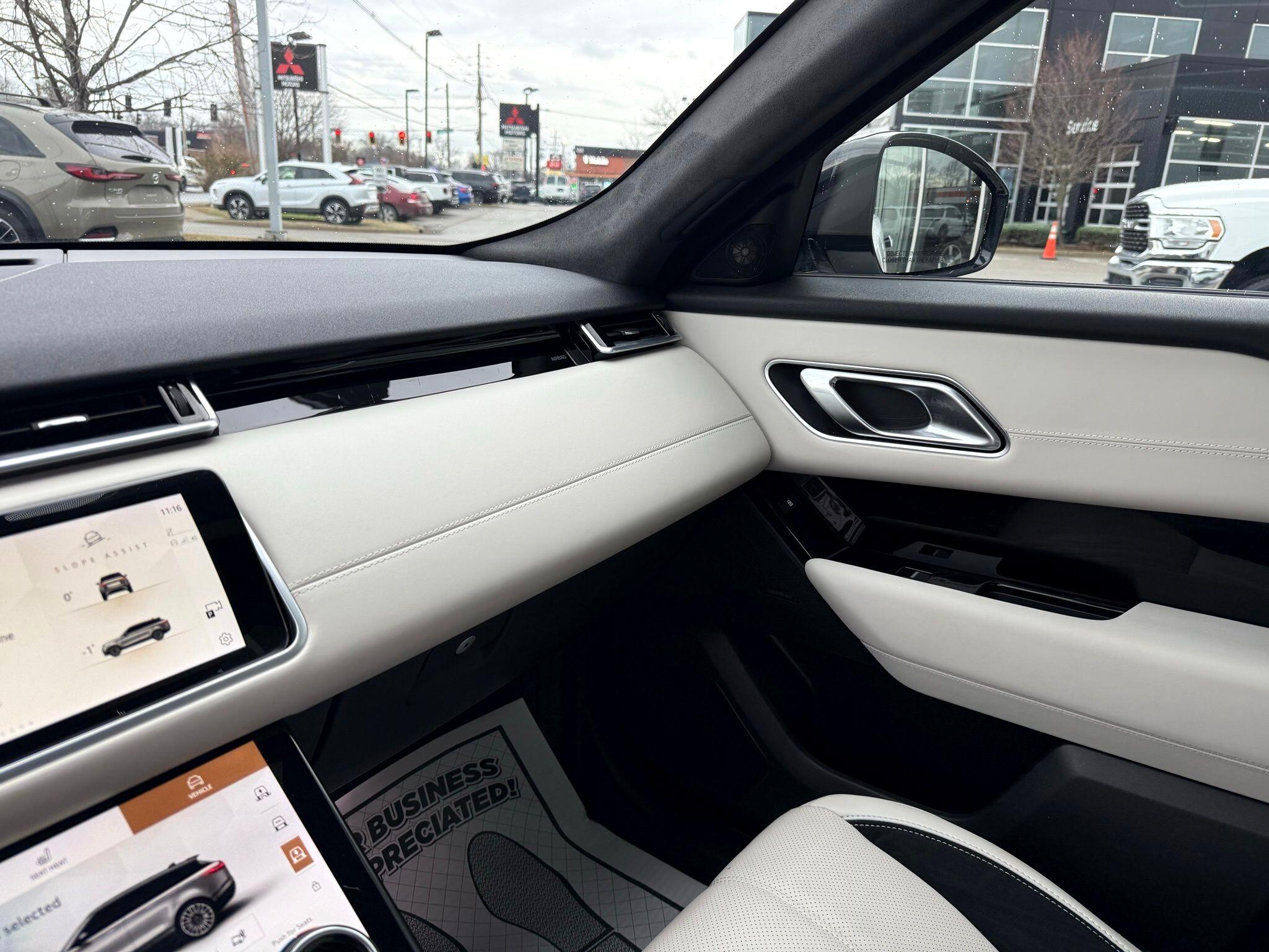 Land Rover Range Rover Velar  2023