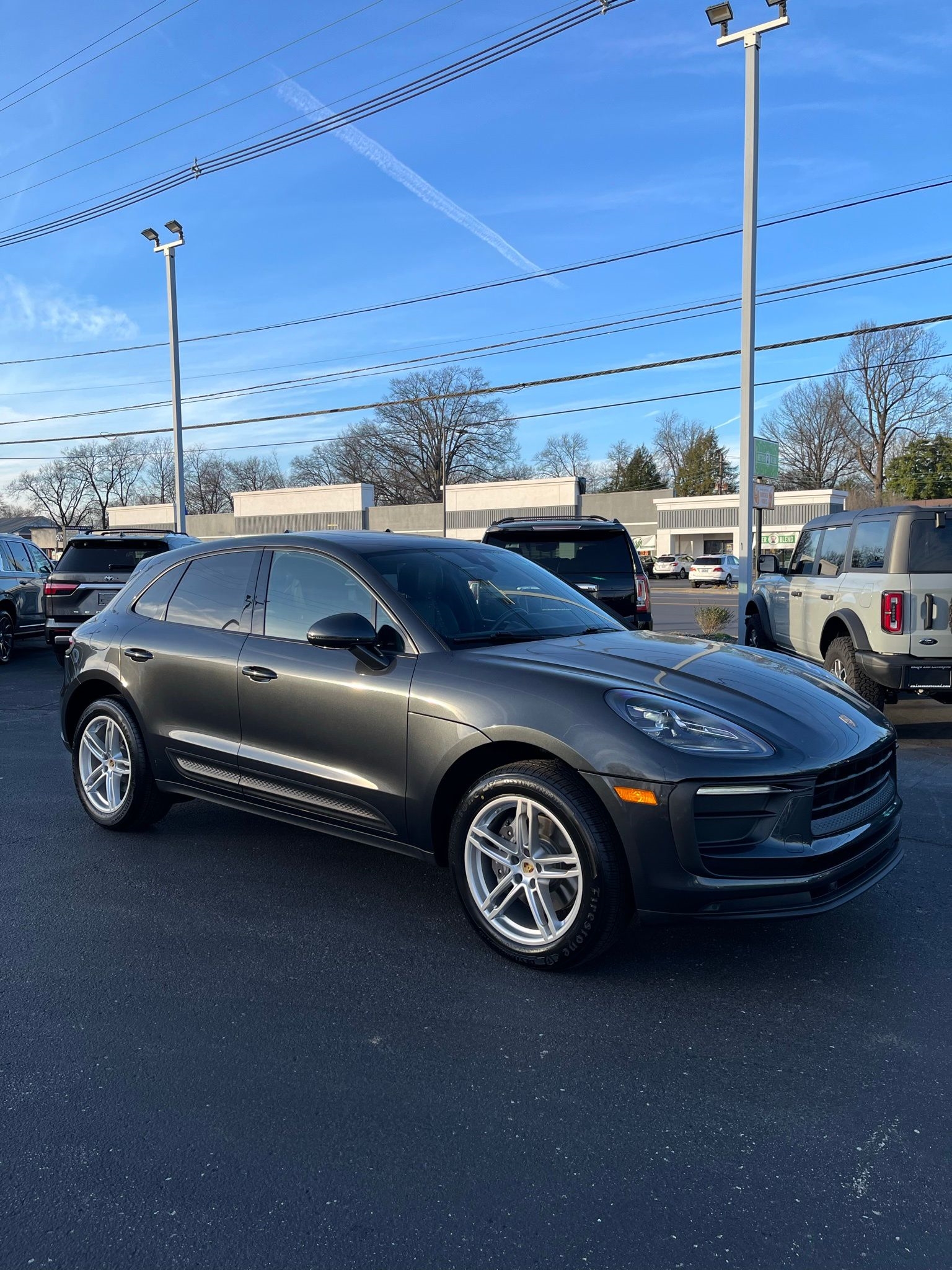 2022 Porsche Macan Base's photo