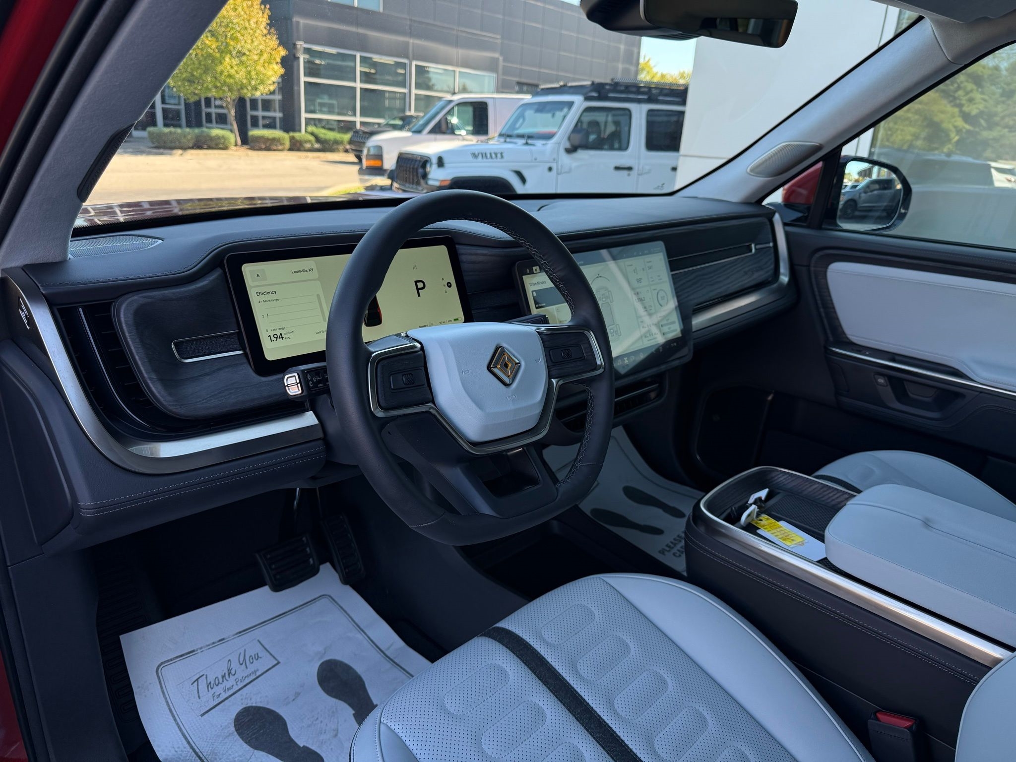 Rivian R1S  2025