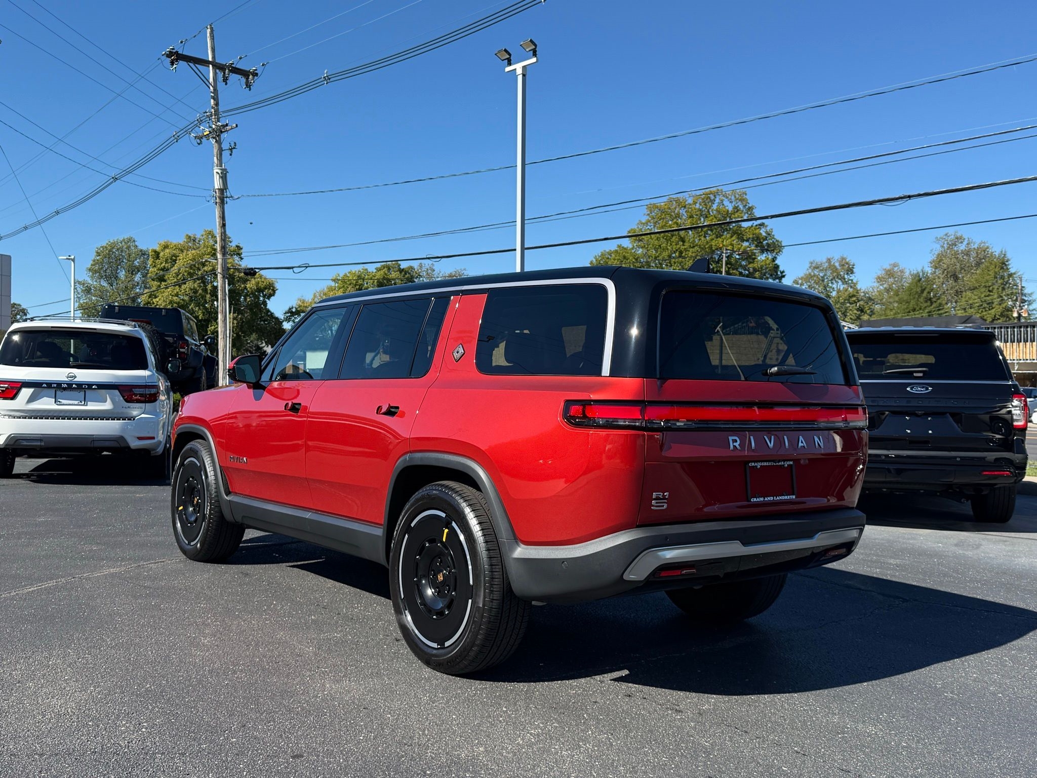 Rivian R1S  2025
