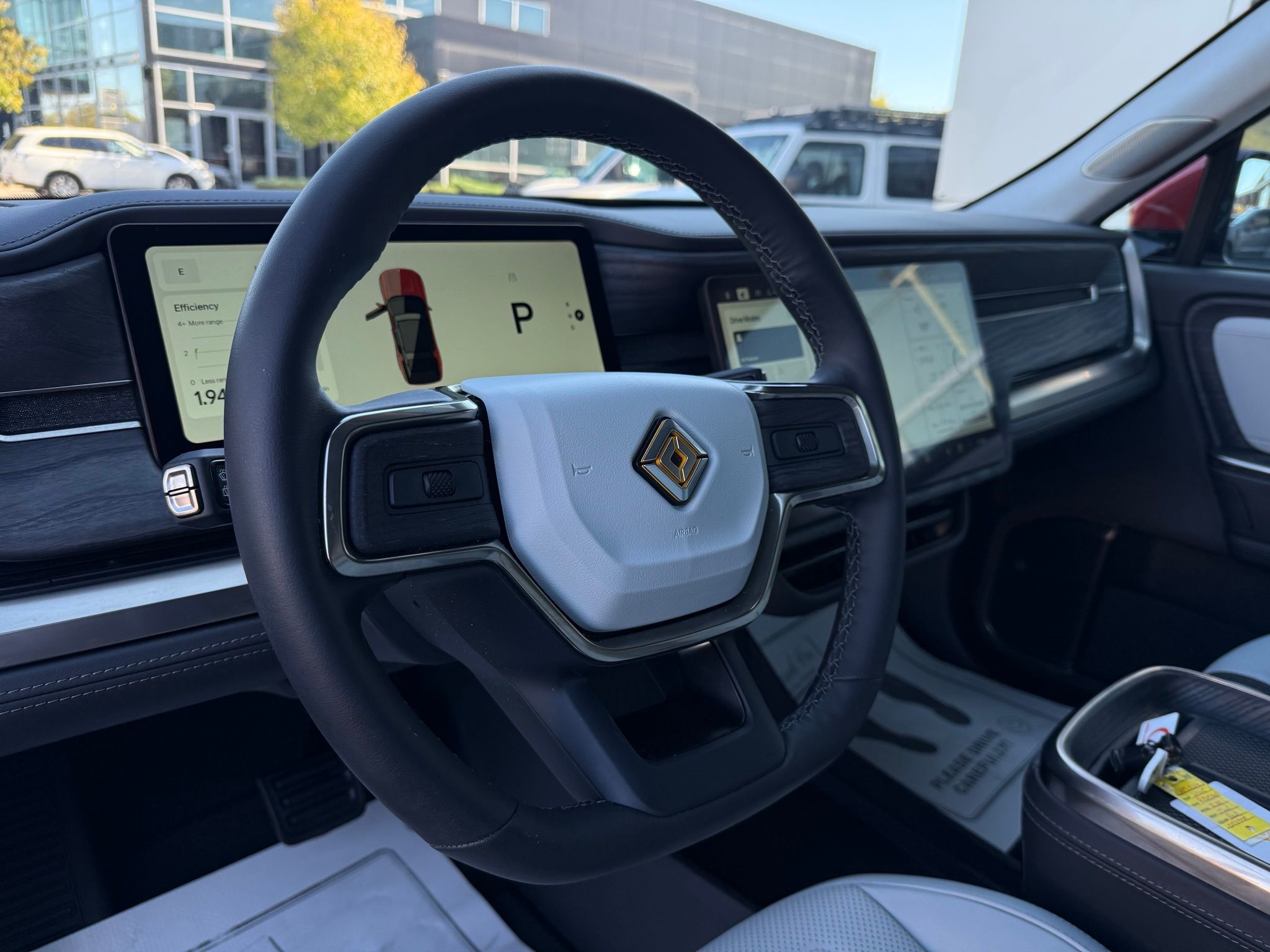 Rivian R1S  2025