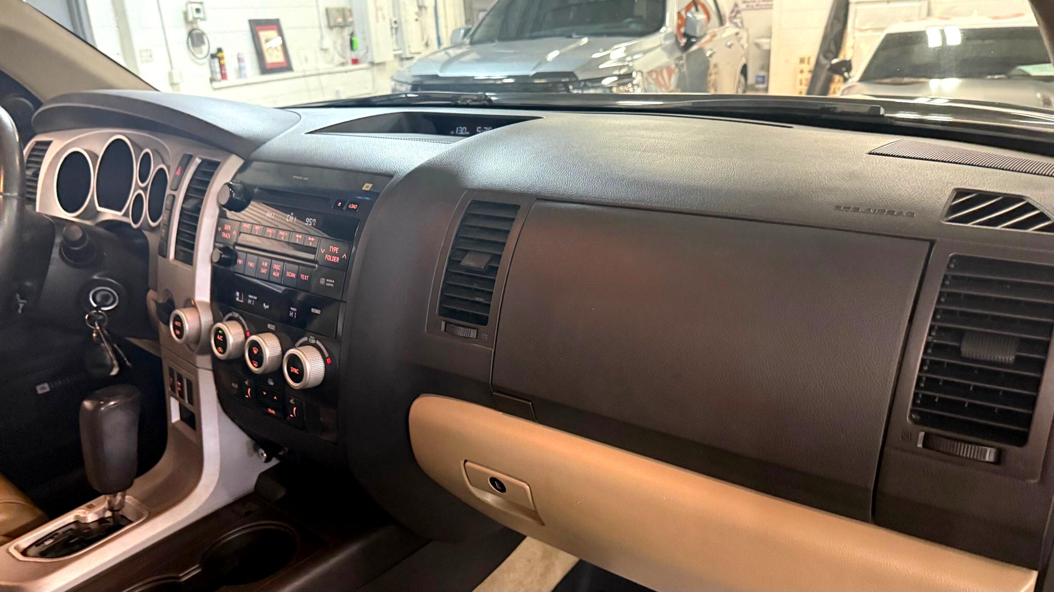 Toyota Sequoia  2008