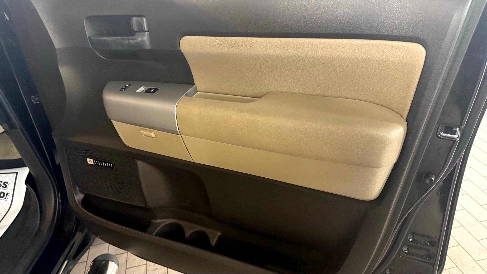 Toyota Sequoia  2008