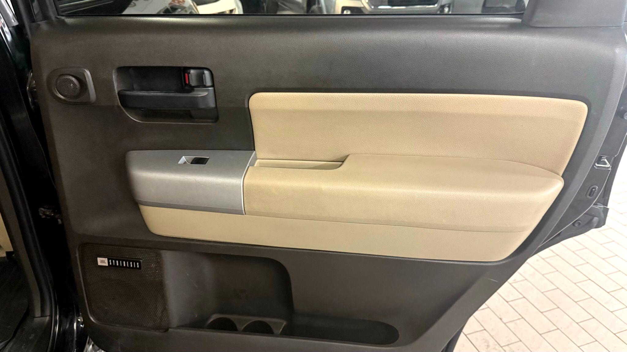 Toyota Sequoia  2008