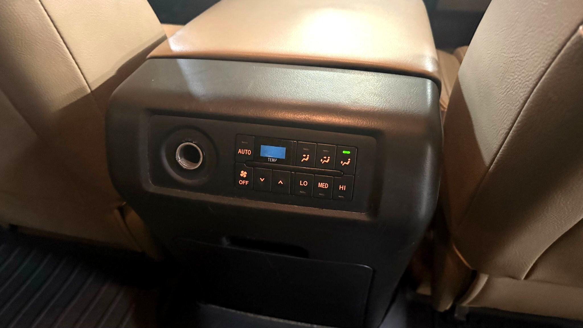 Toyota Sequoia  2008