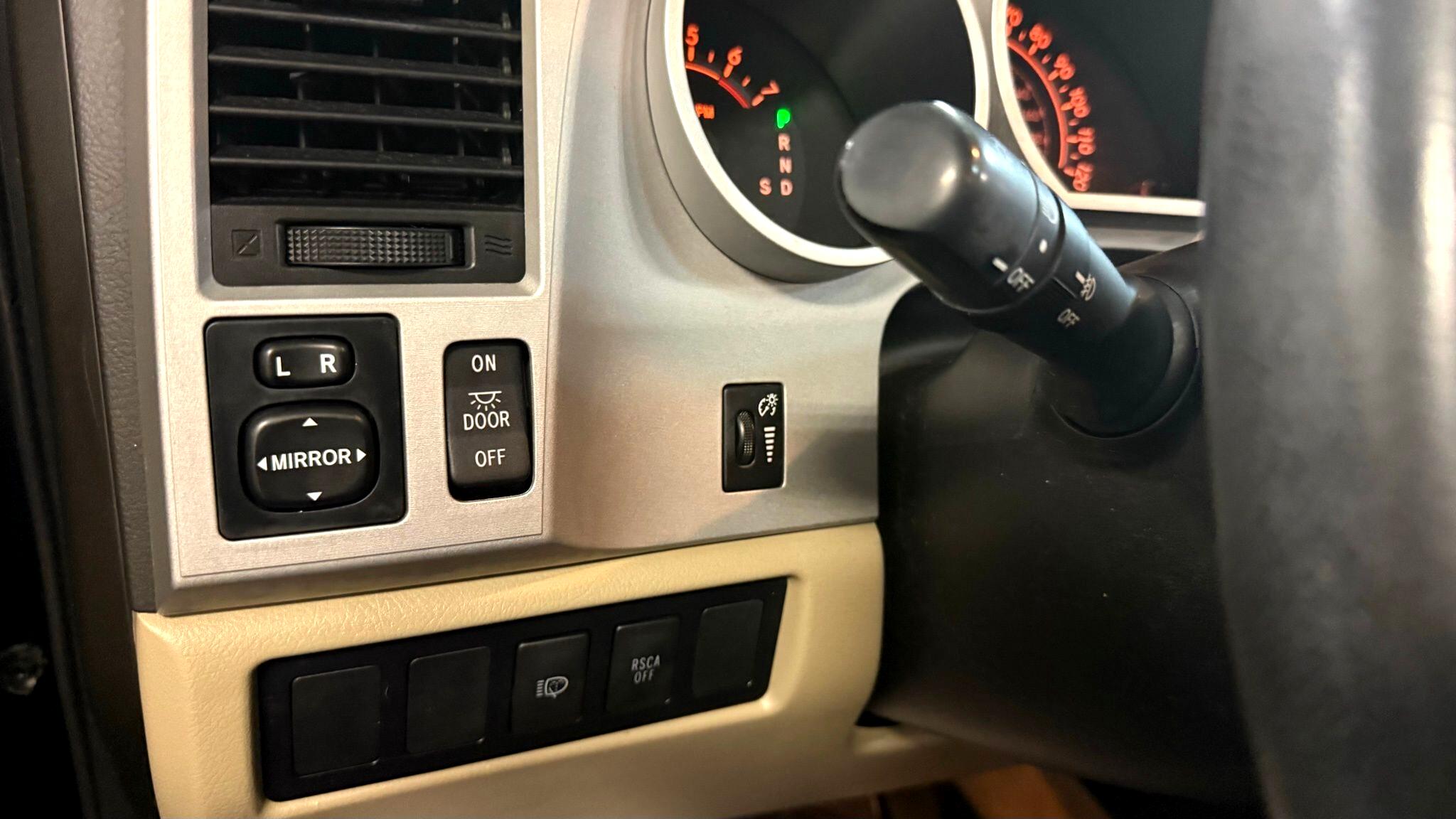 Toyota Sequoia  2008