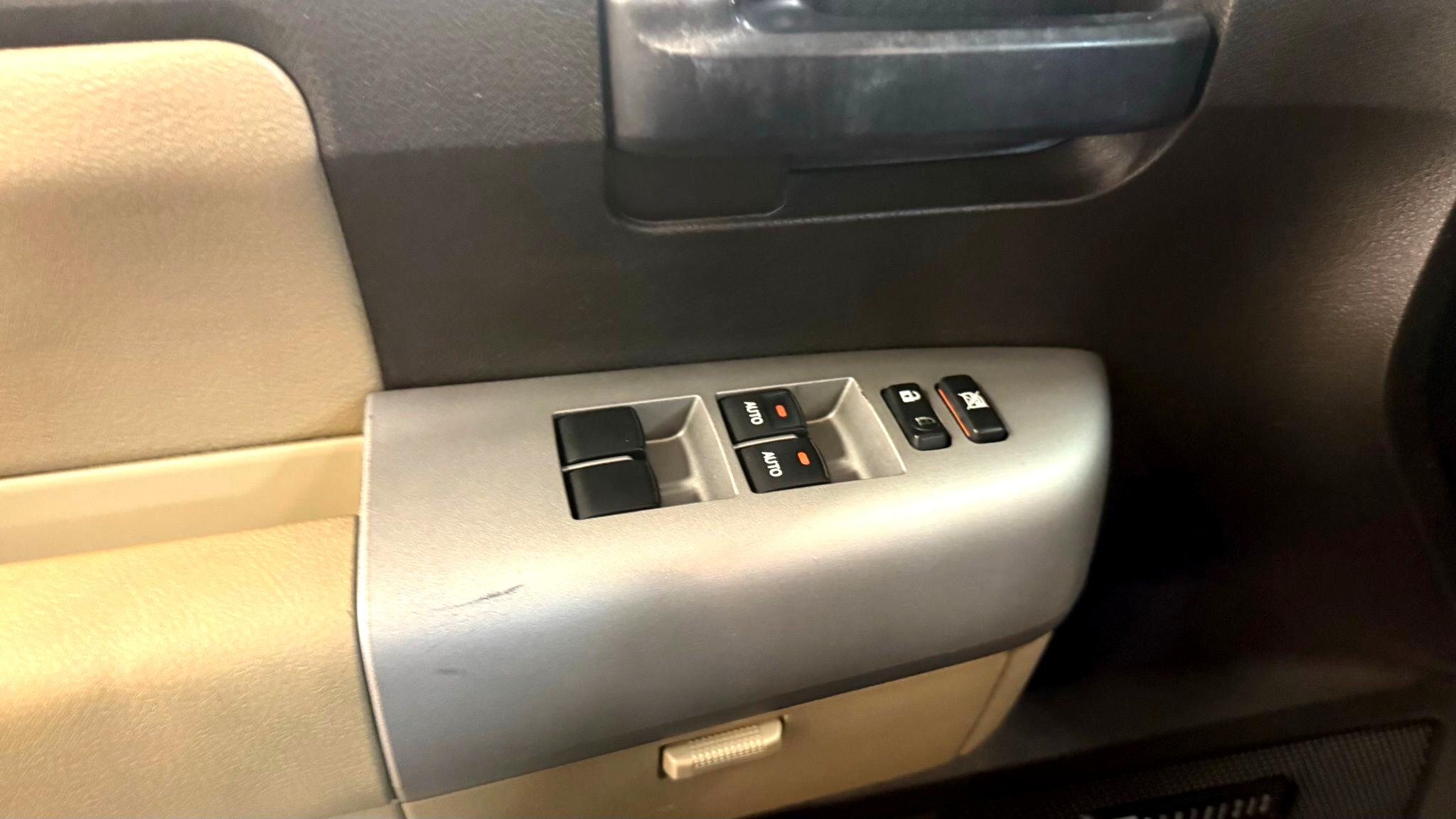 Toyota Sequoia  2008