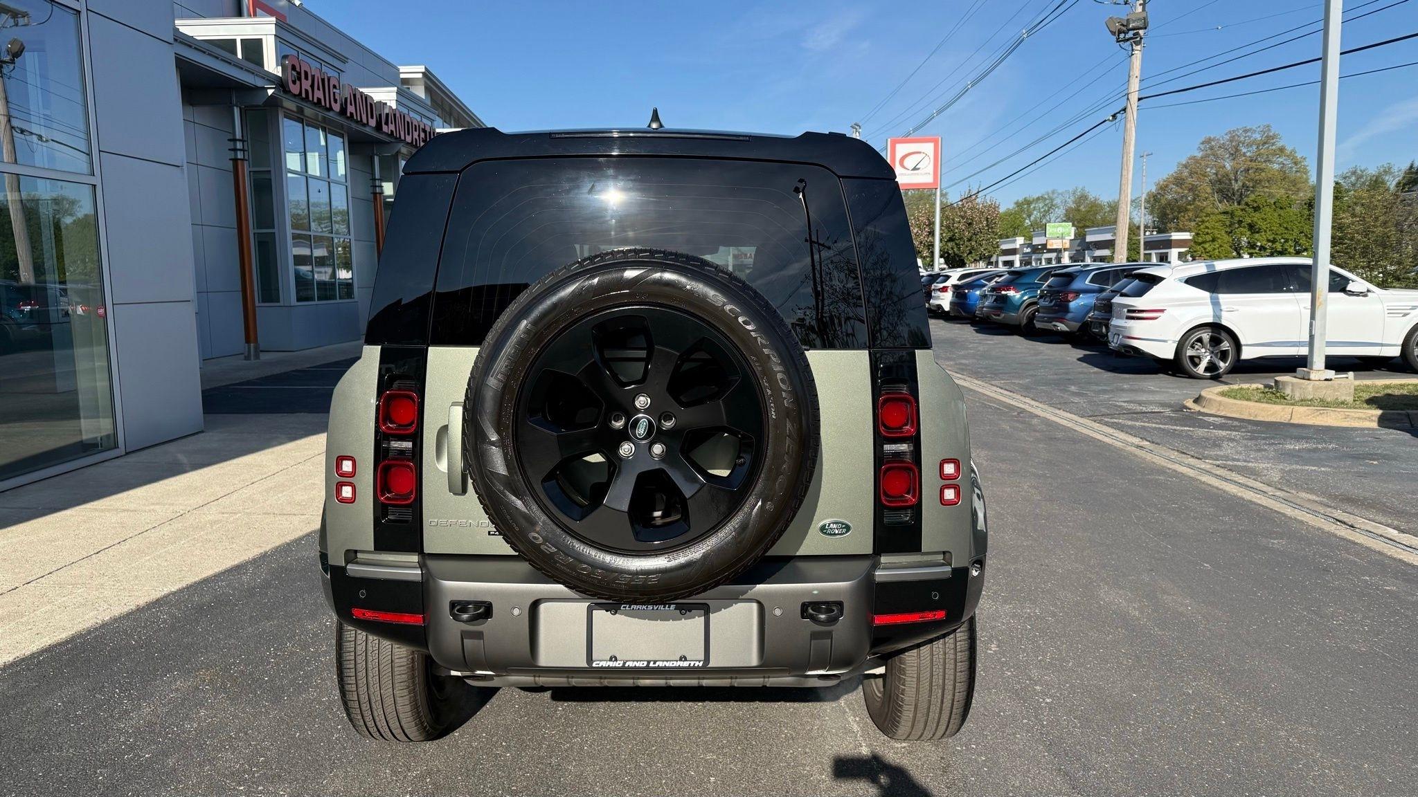 Land Rover Defender  2023