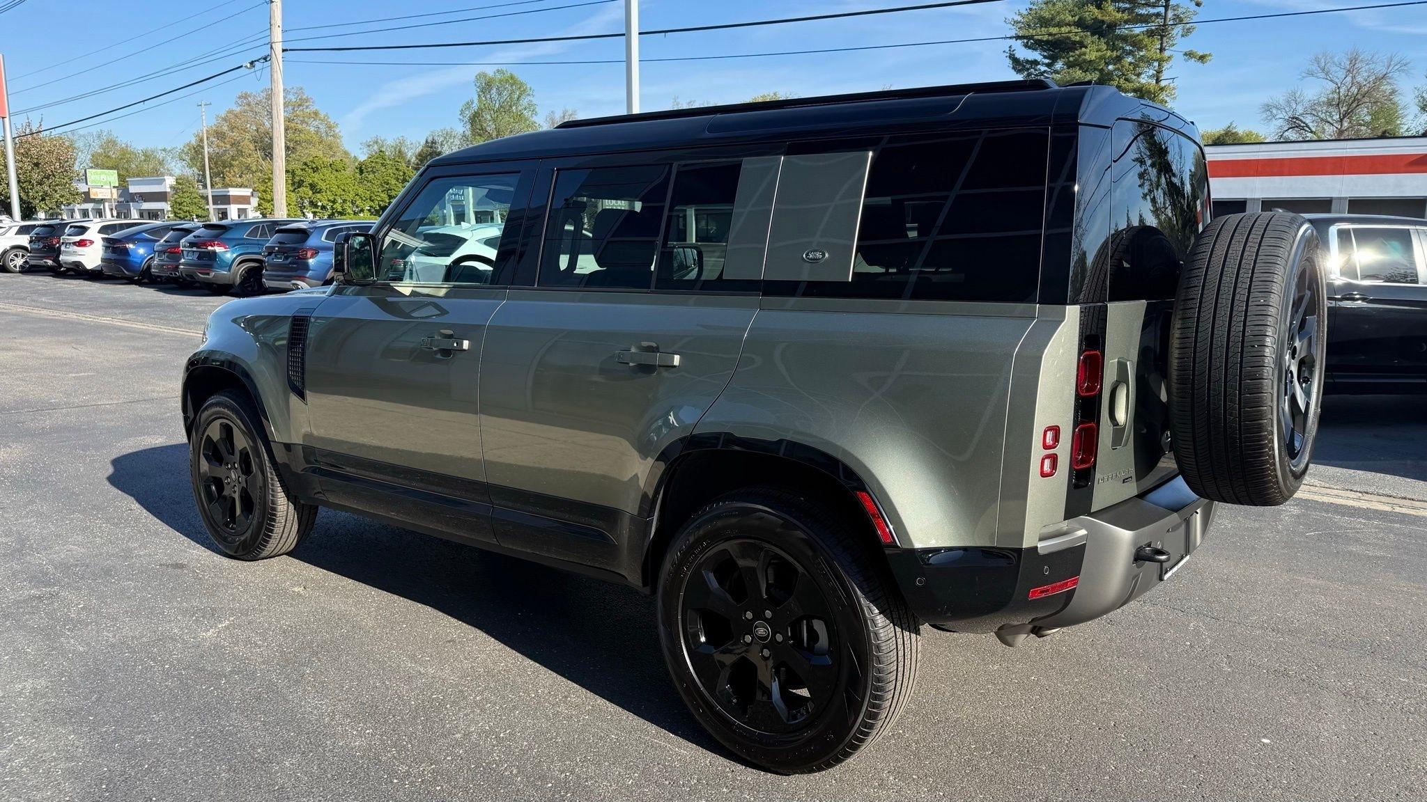 Land Rover Defender  2023