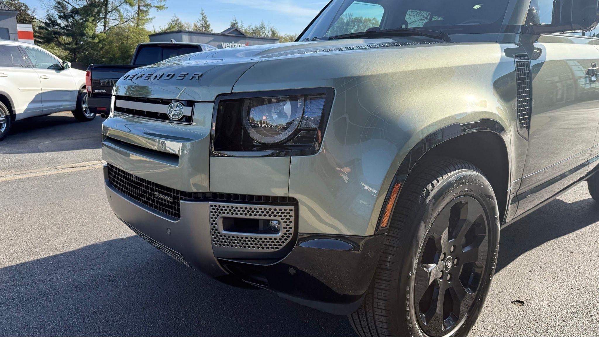 Land Rover Defender  2023