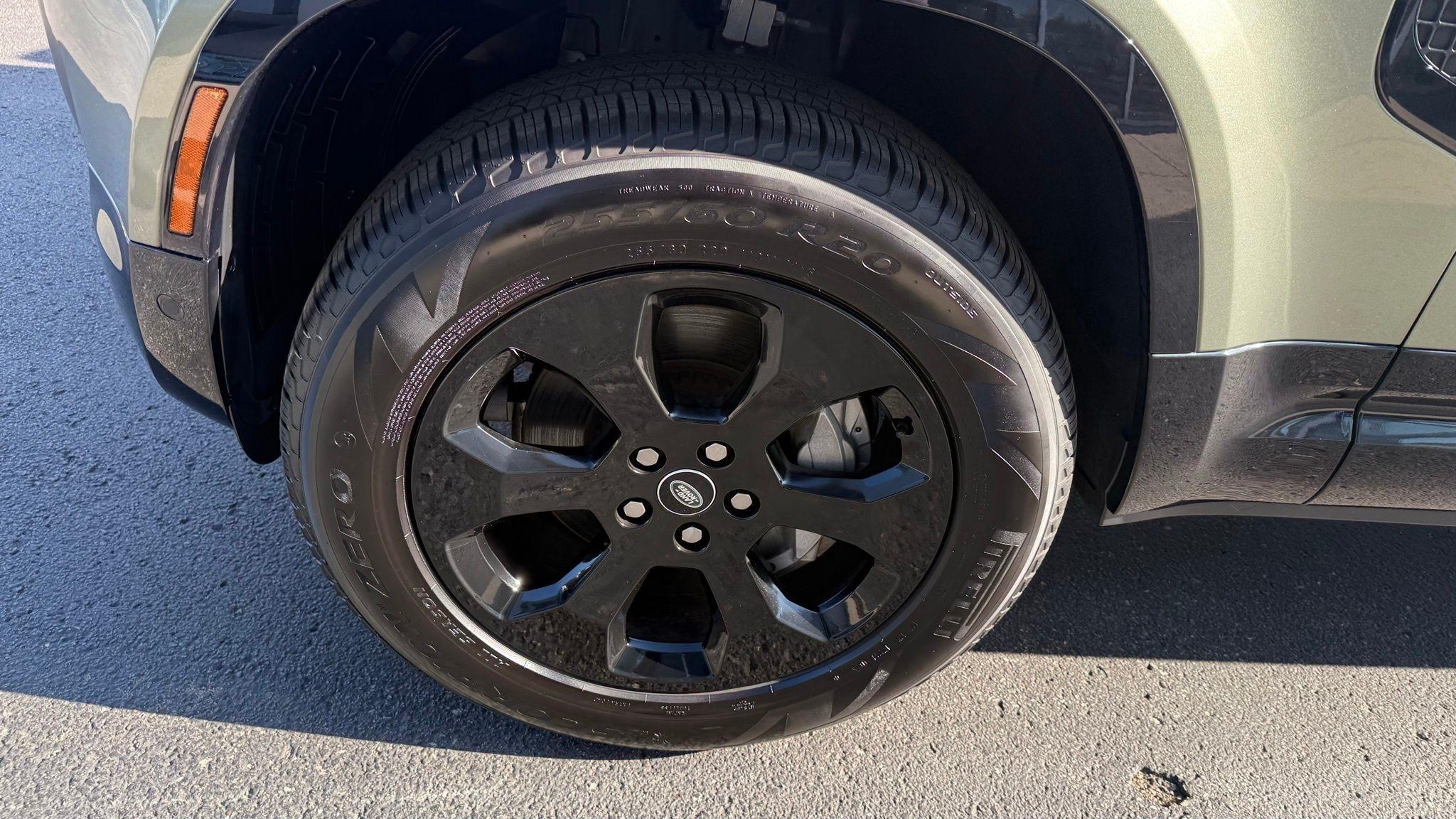 Land Rover Defender  2023