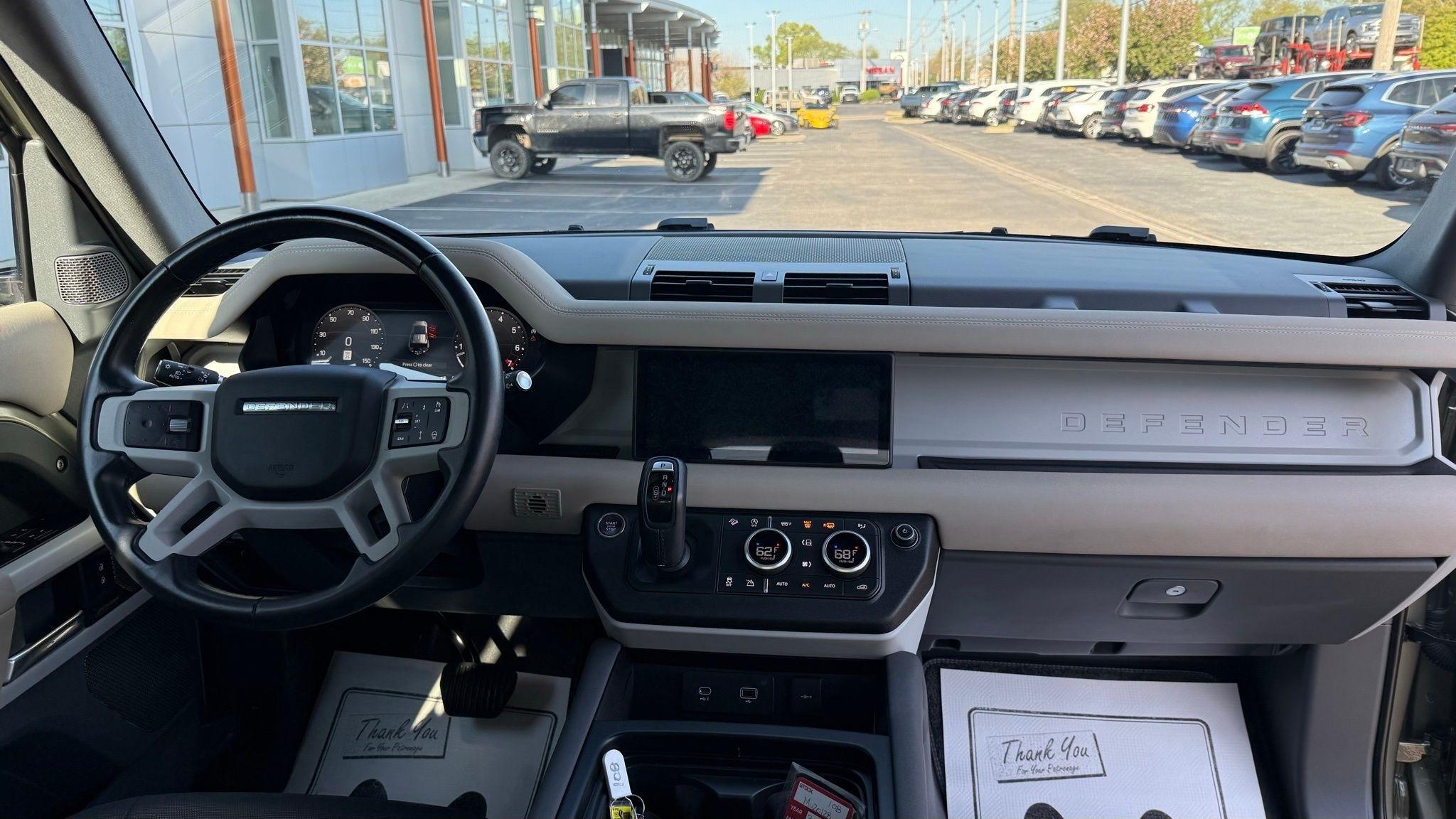 Land Rover Defender  2023