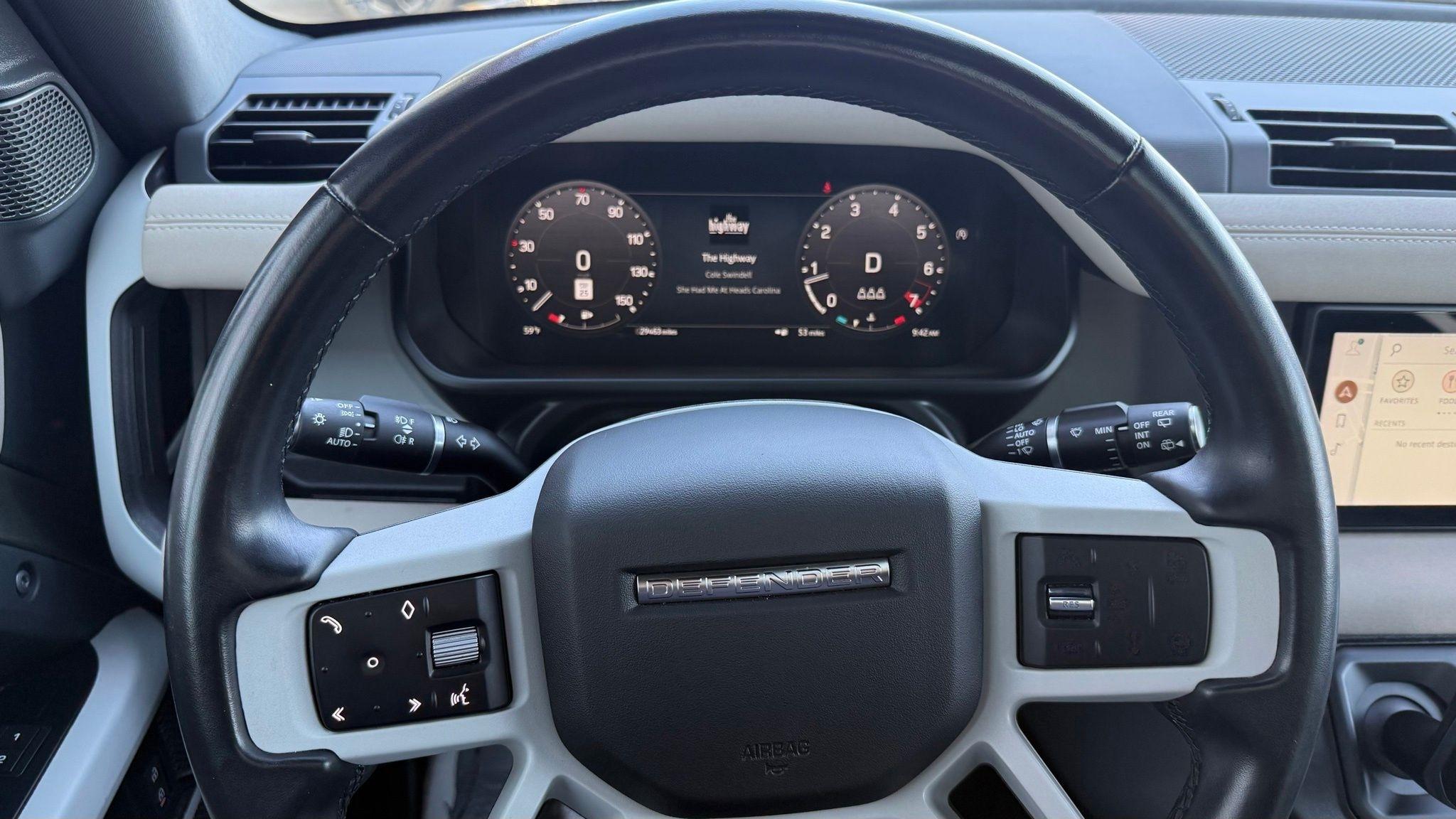 Land Rover Defender  2023