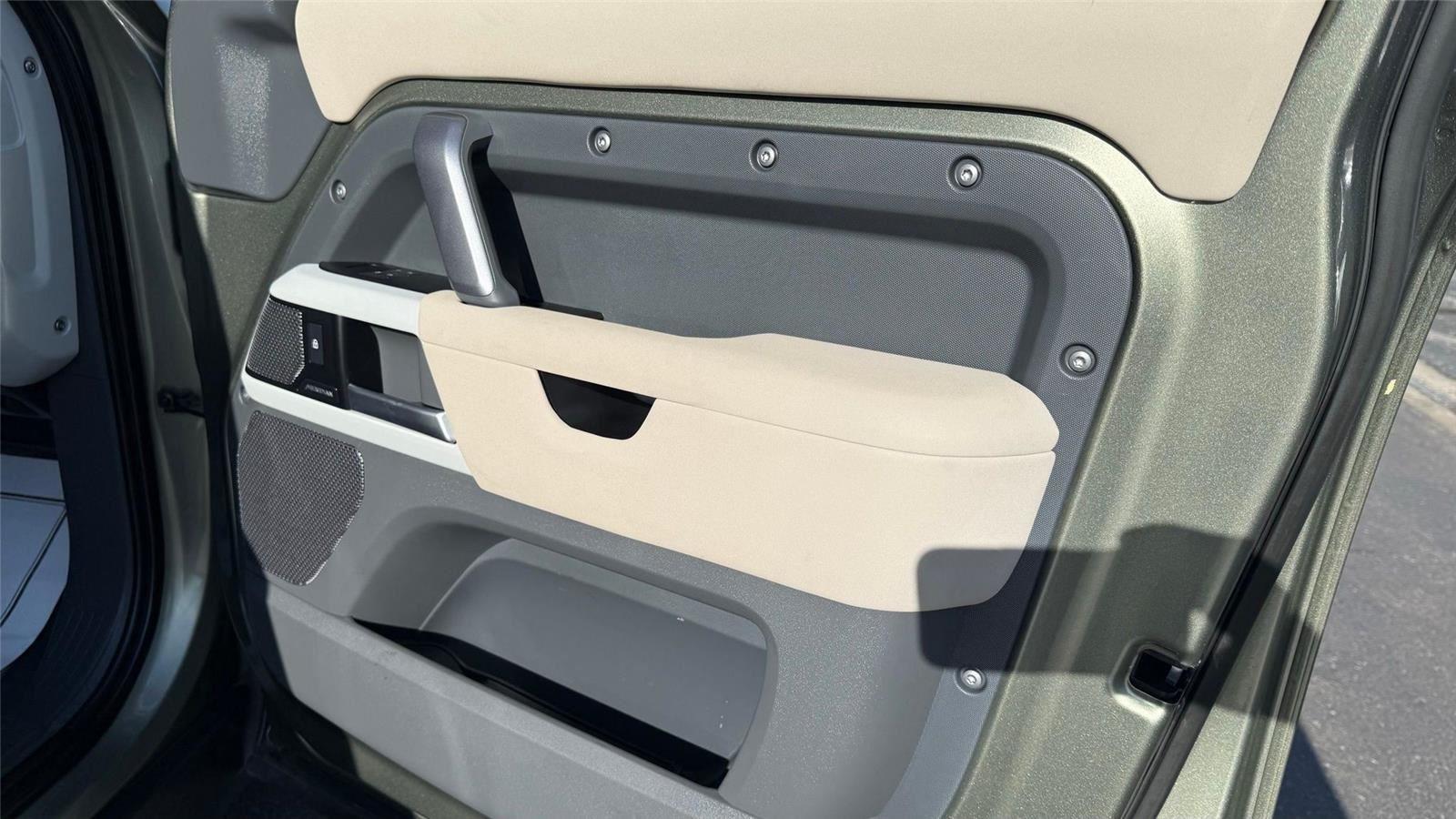 2023 Land Rover Defender X-Dynamic SE - Photo 23