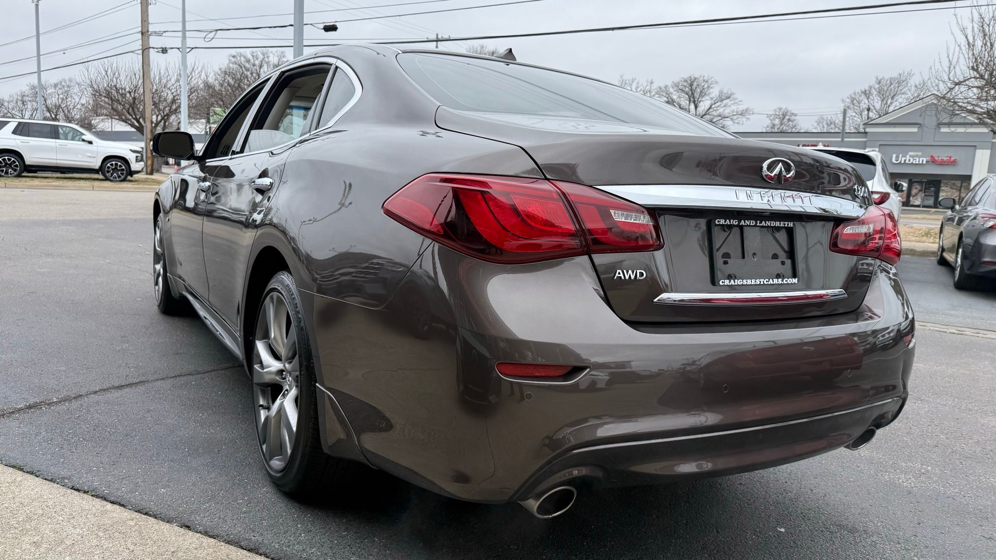 Infiniti Q70  2016