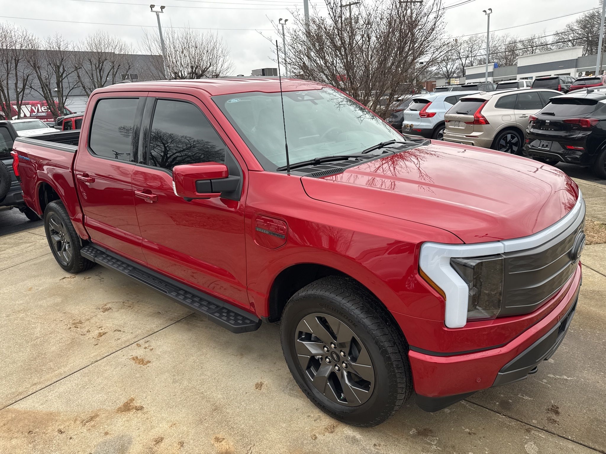 Ford F-150 Lightning  2023