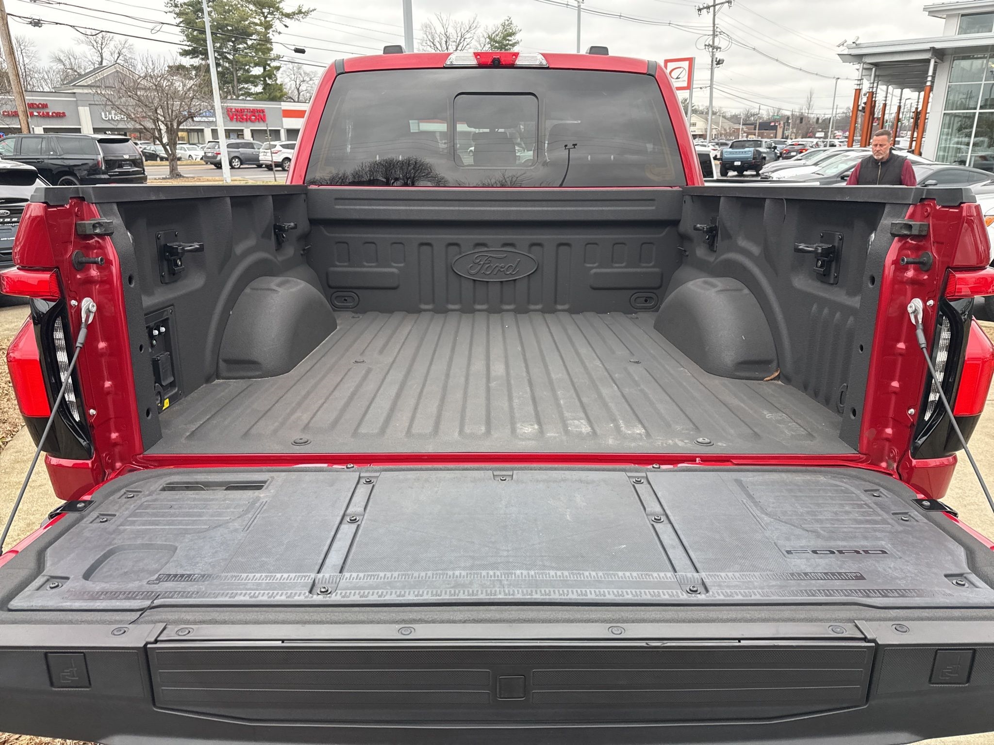 Ford F-150 Lightning  2023