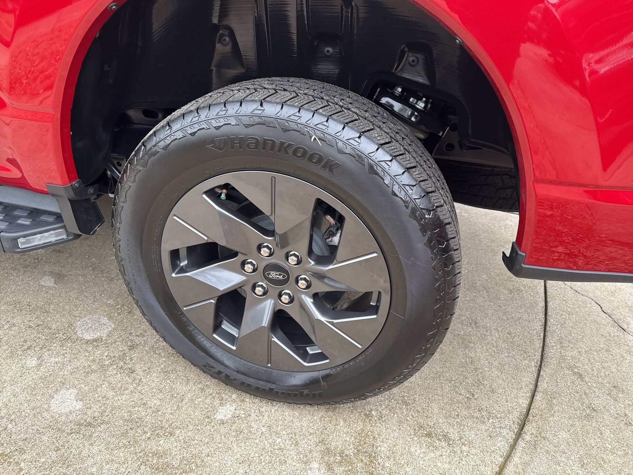 Ford F-150 Lightning  2023