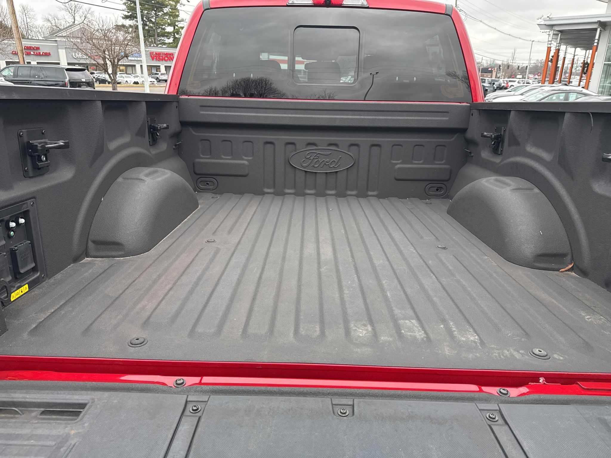 Ford F-150 Lightning  2023