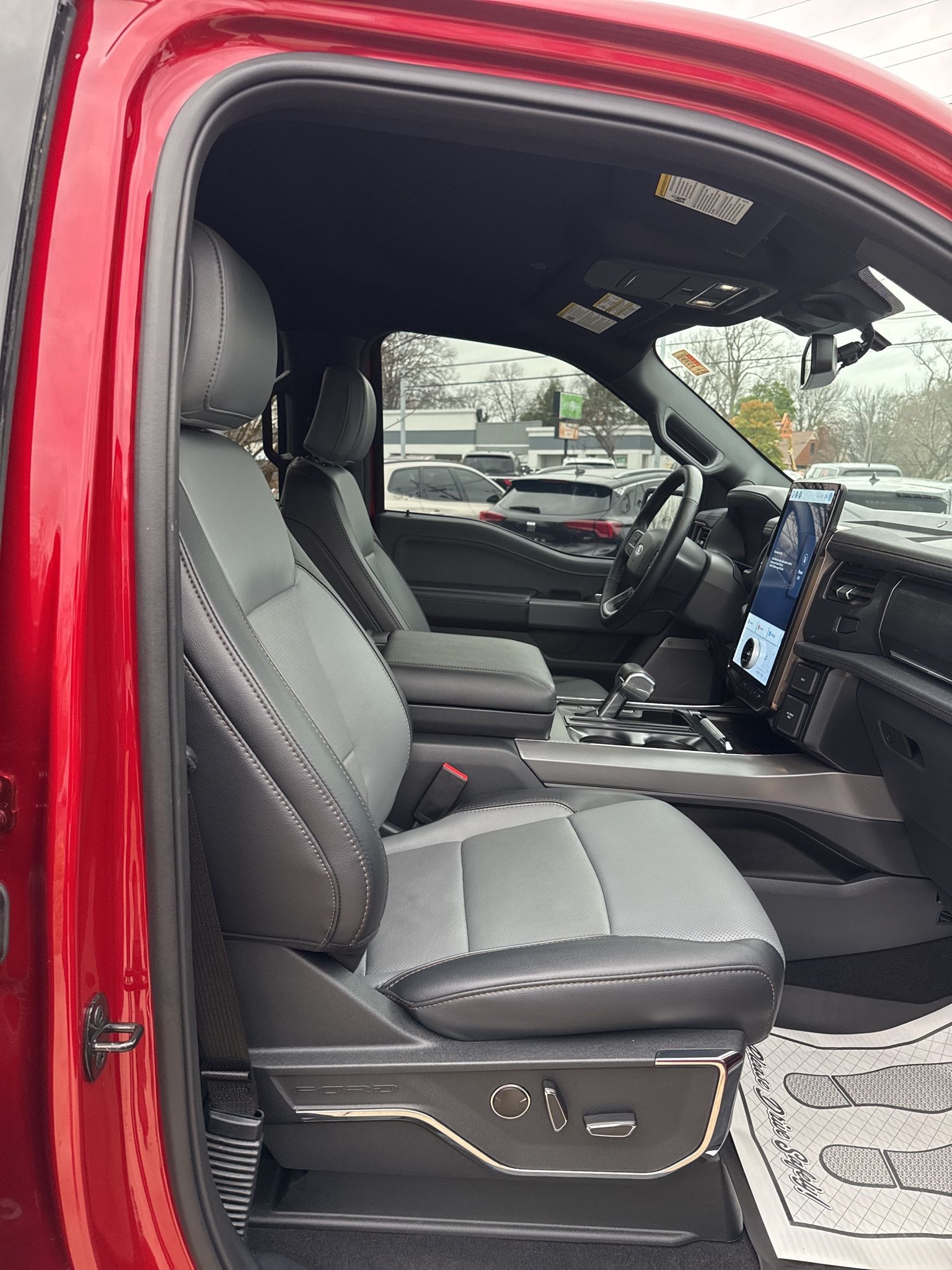 Ford F-150 Lightning  2023