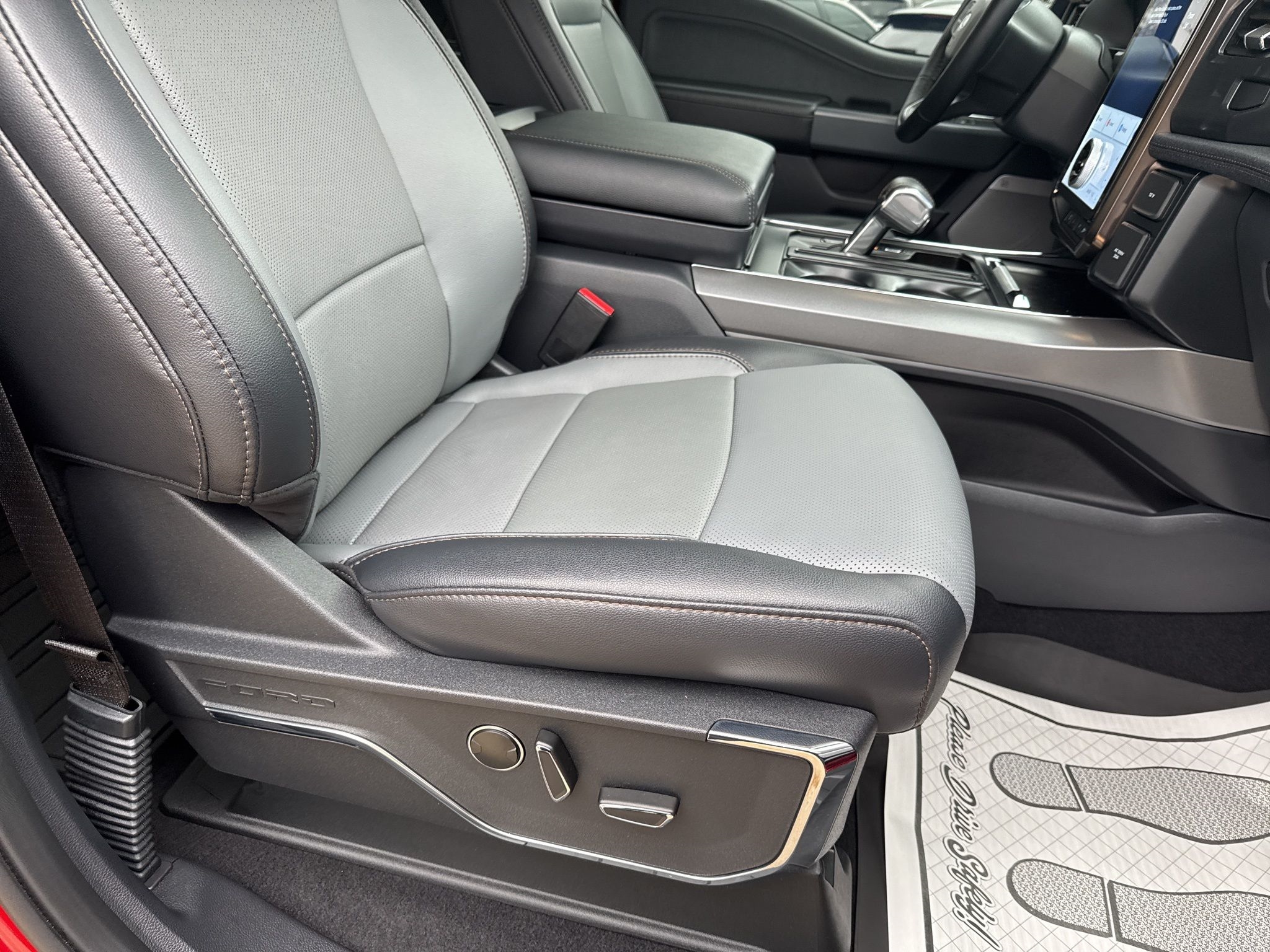 Ford F-150 Lightning  2023