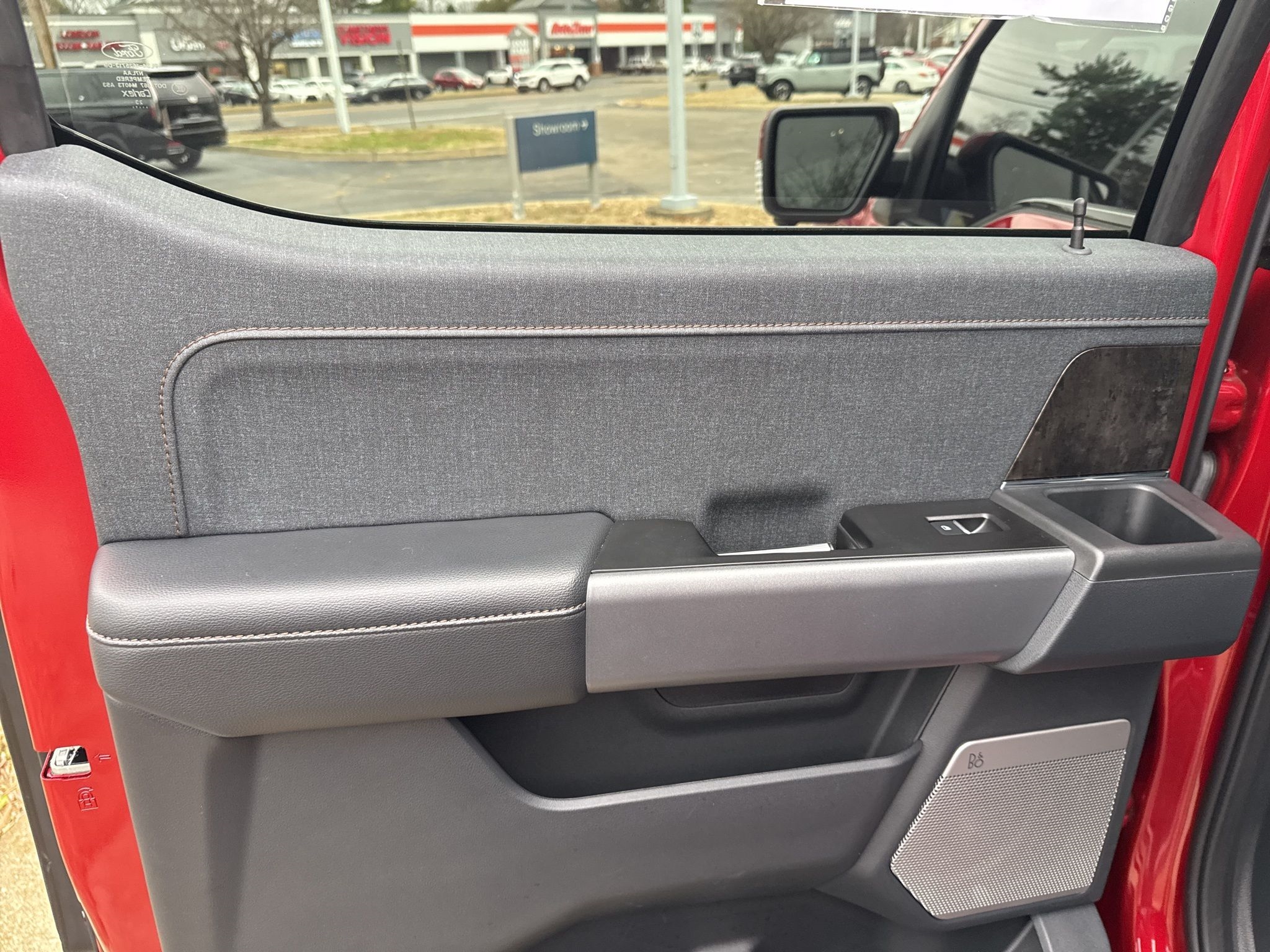 Ford F-150 Lightning  2023