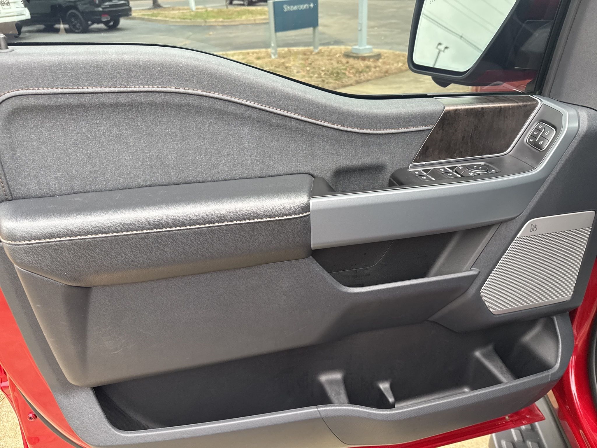 Ford F-150 Lightning  2023