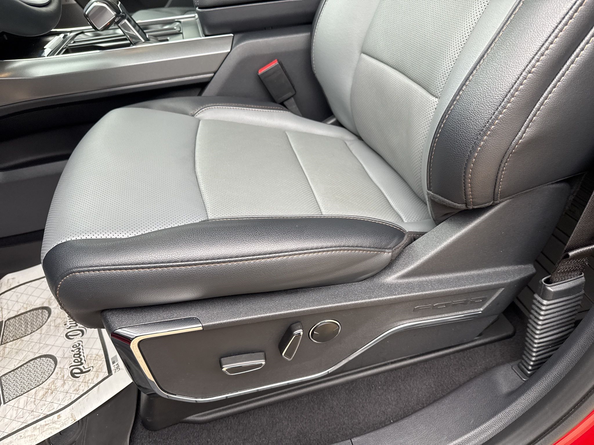 Ford F-150 Lightning  2023