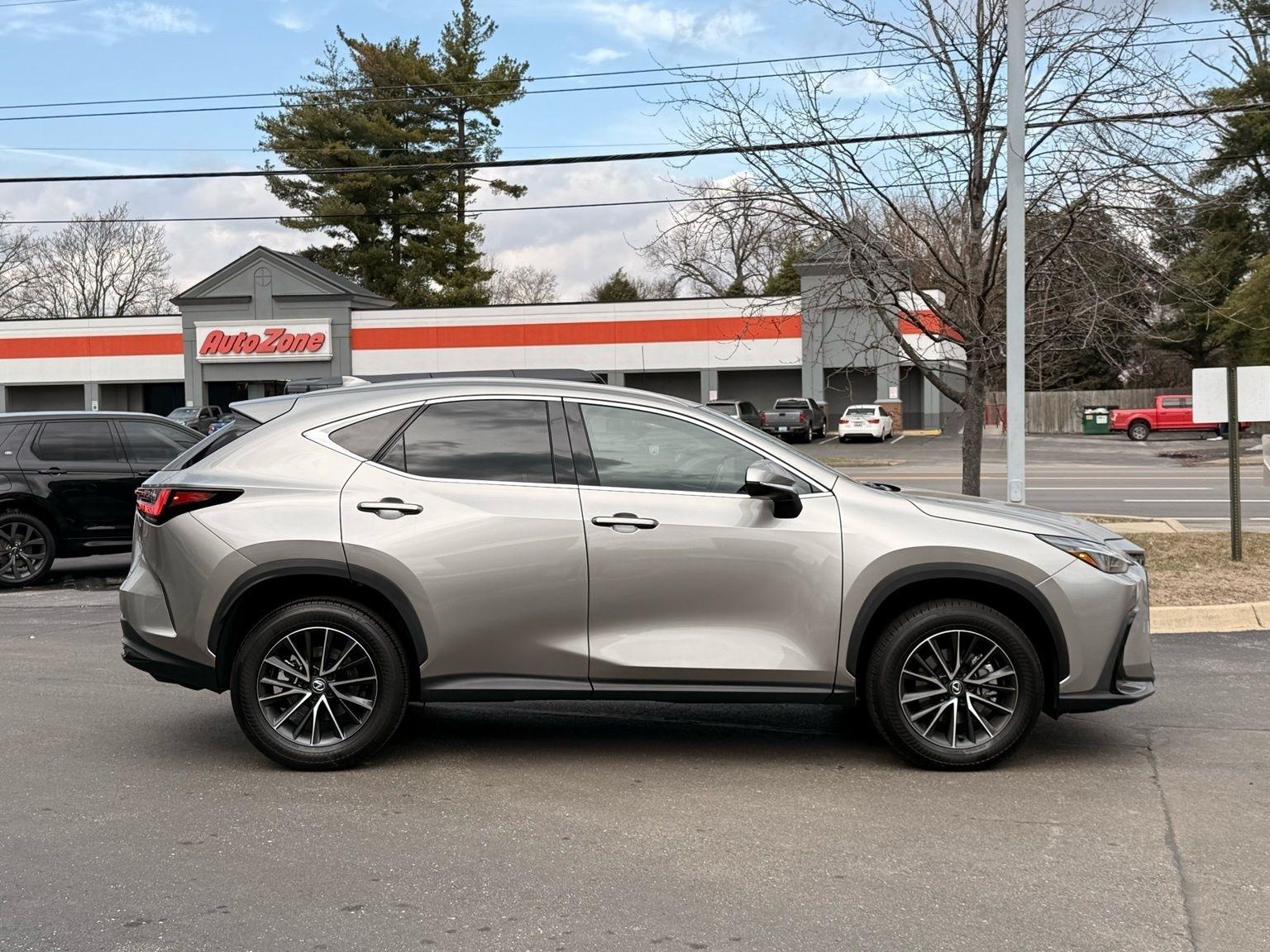 Lexus NX  2024