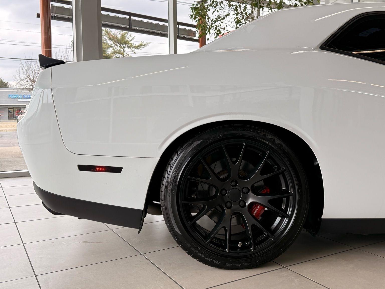 Dodge Challenger  2016