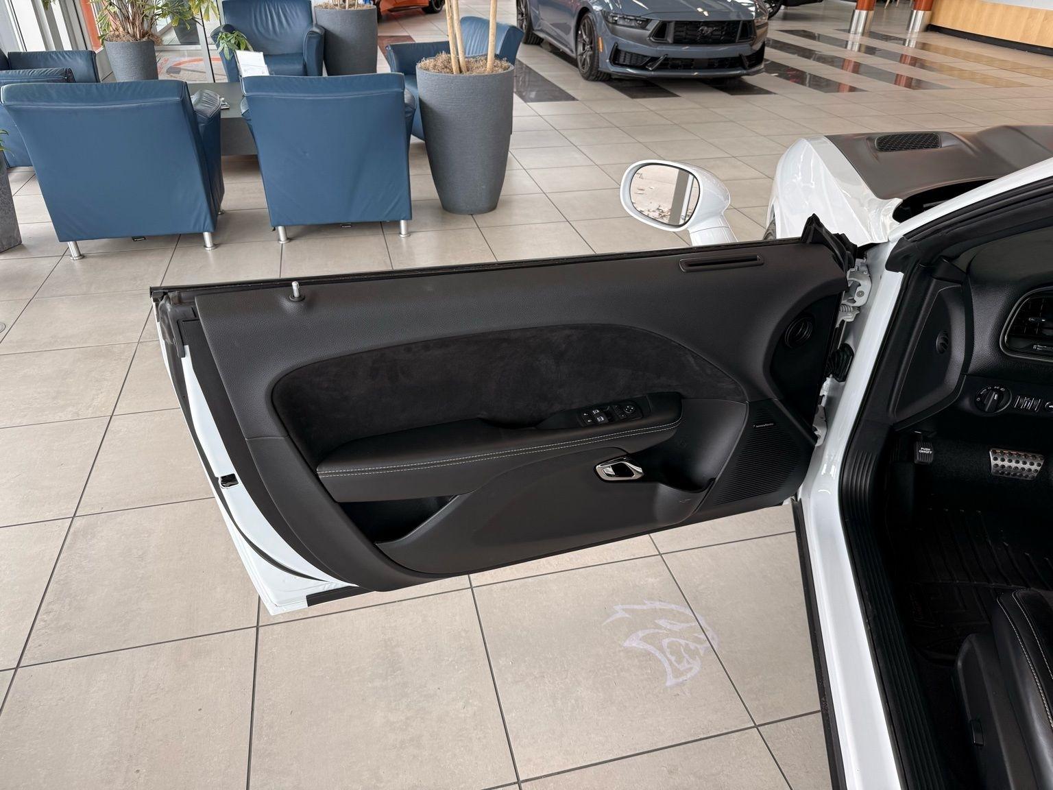 Dodge Challenger  2016