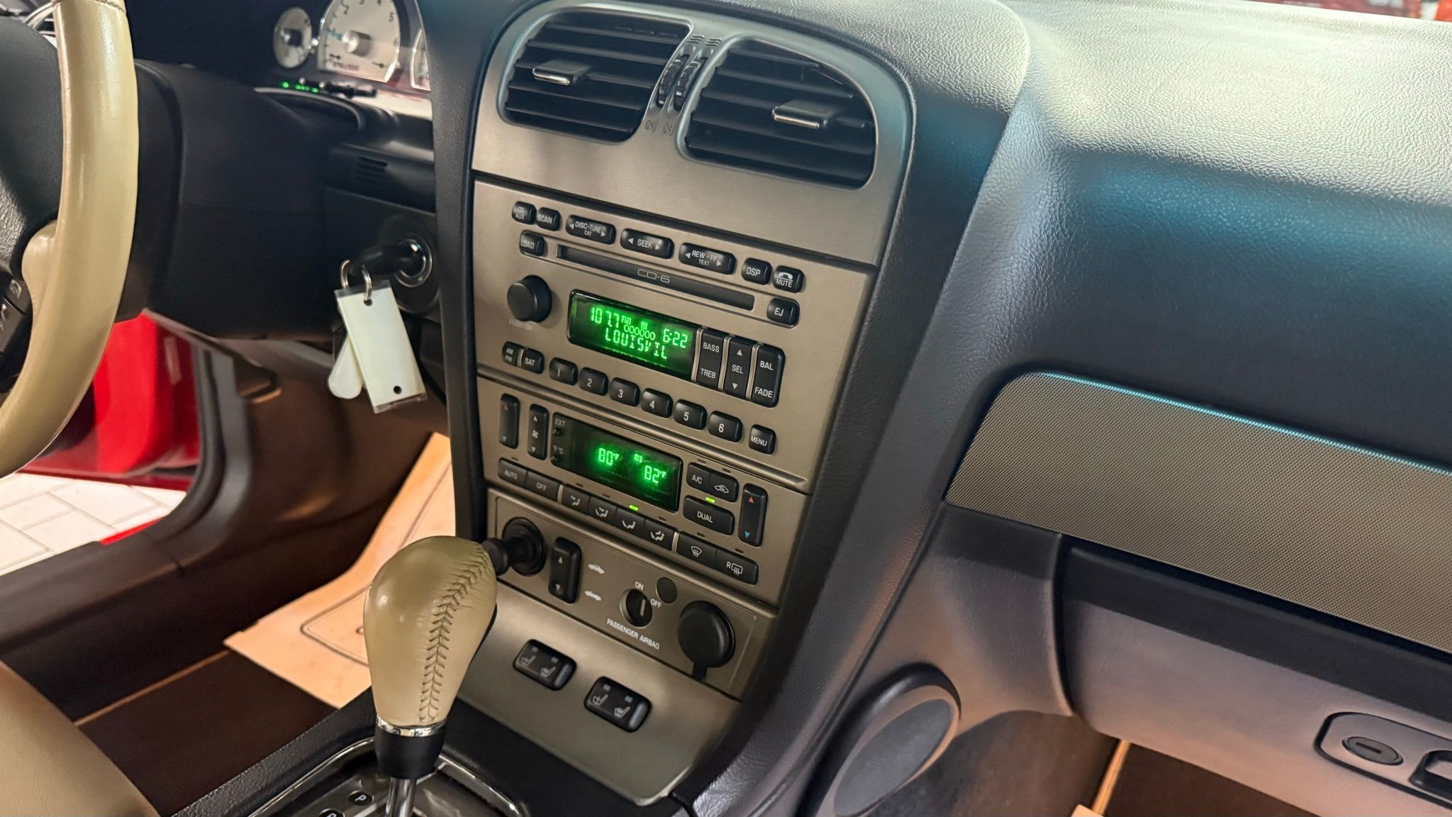 Ford Thunderbird  2005