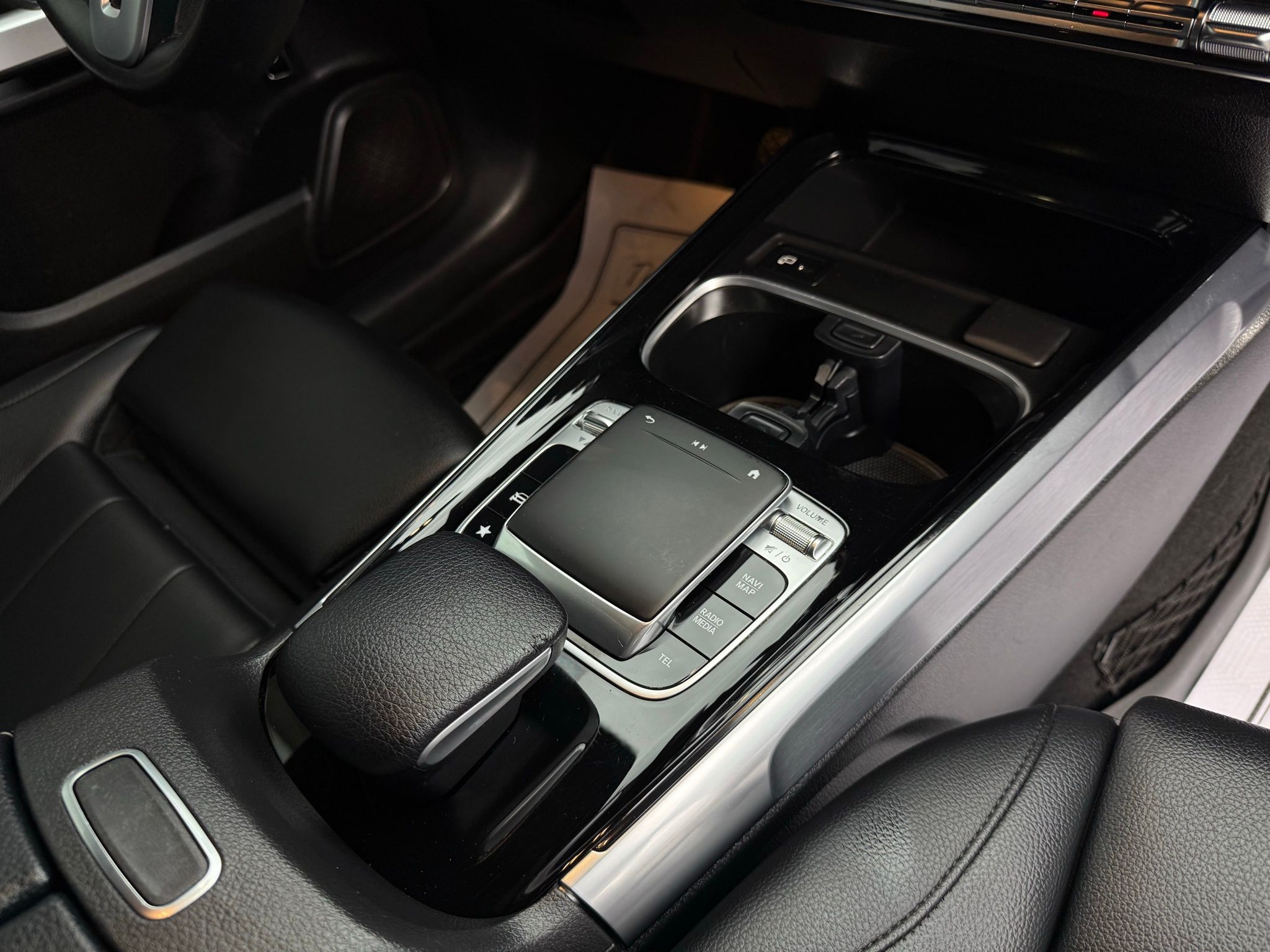 Mercedes-Benz GLB-Class  2020