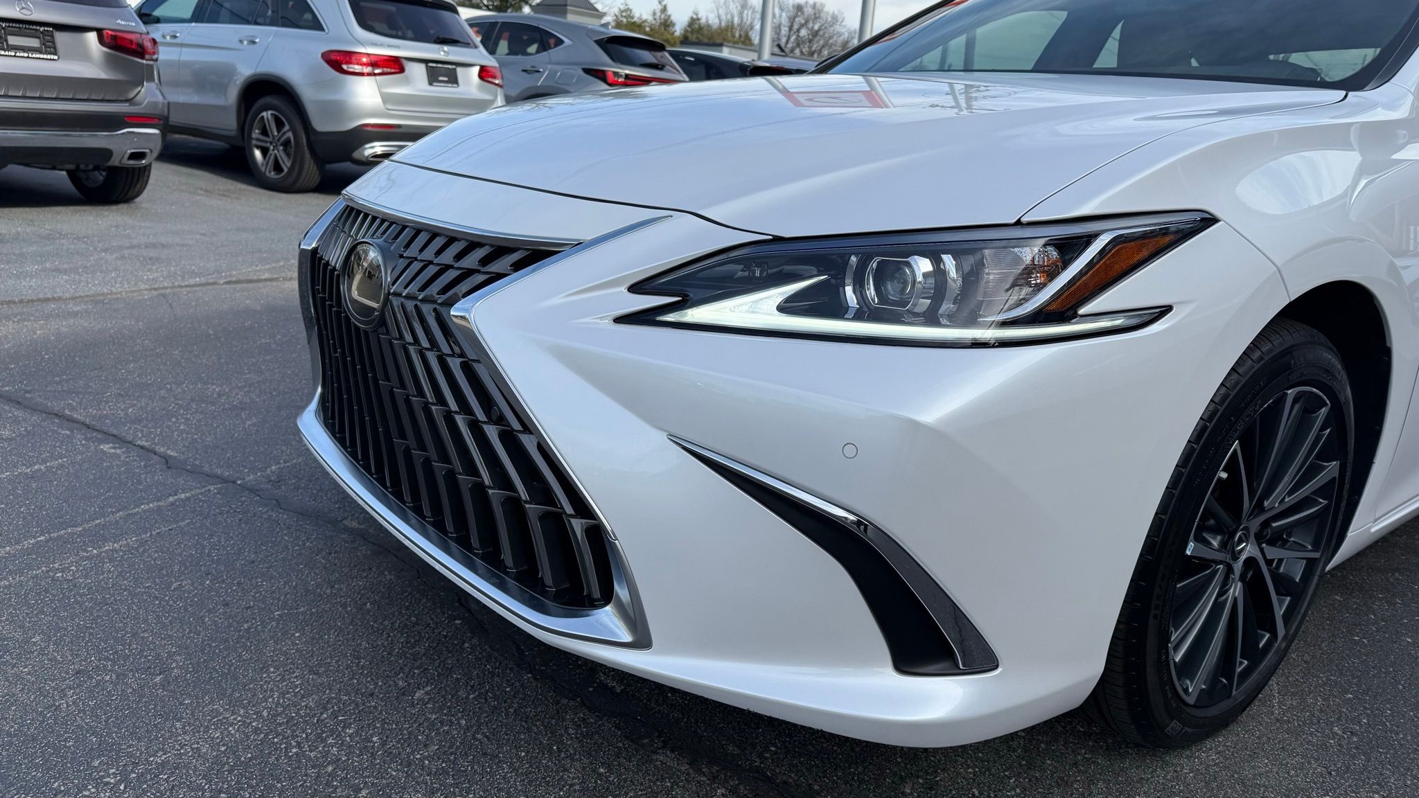 Lexus ES  2024