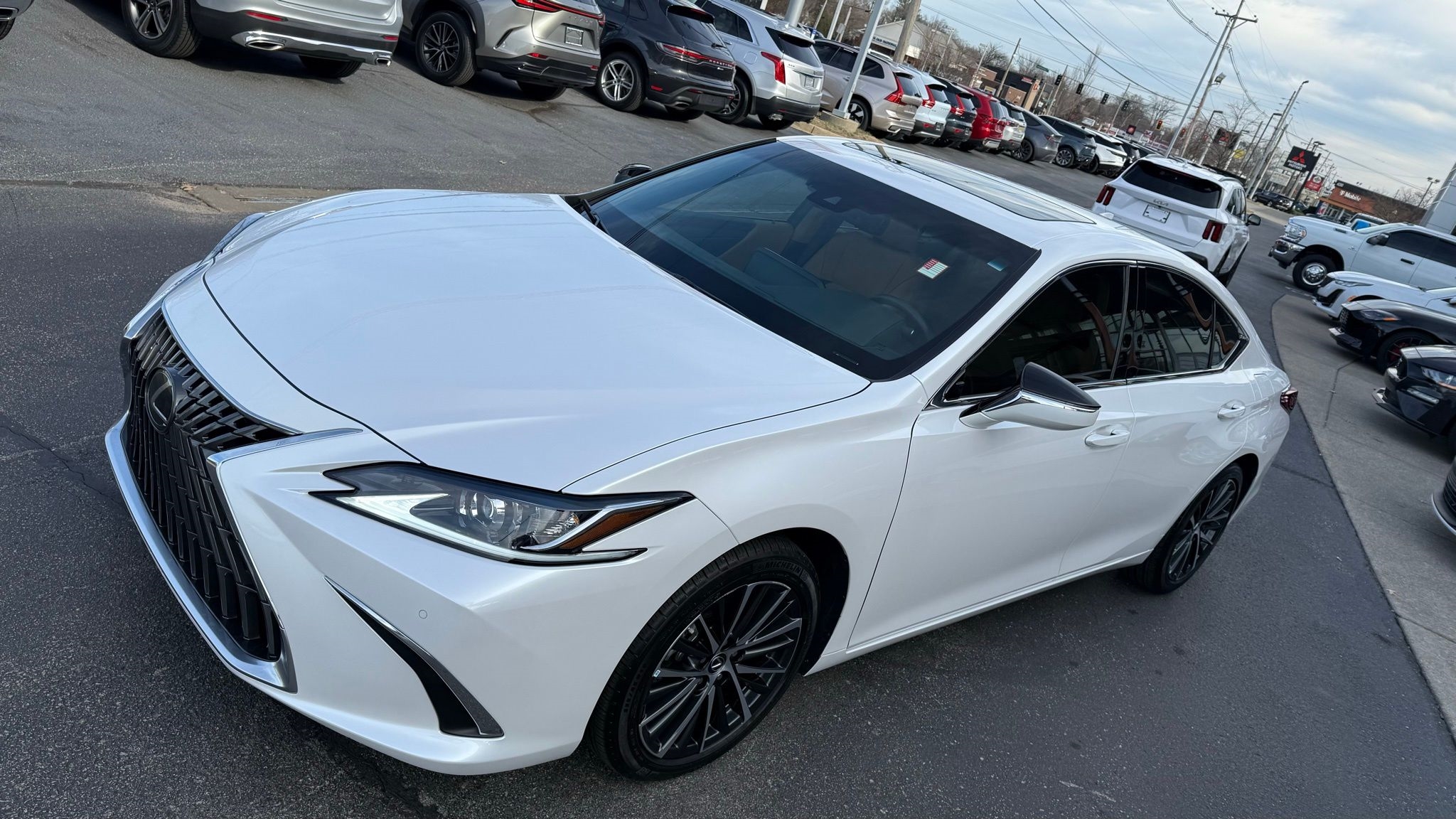 Lexus ES  2024