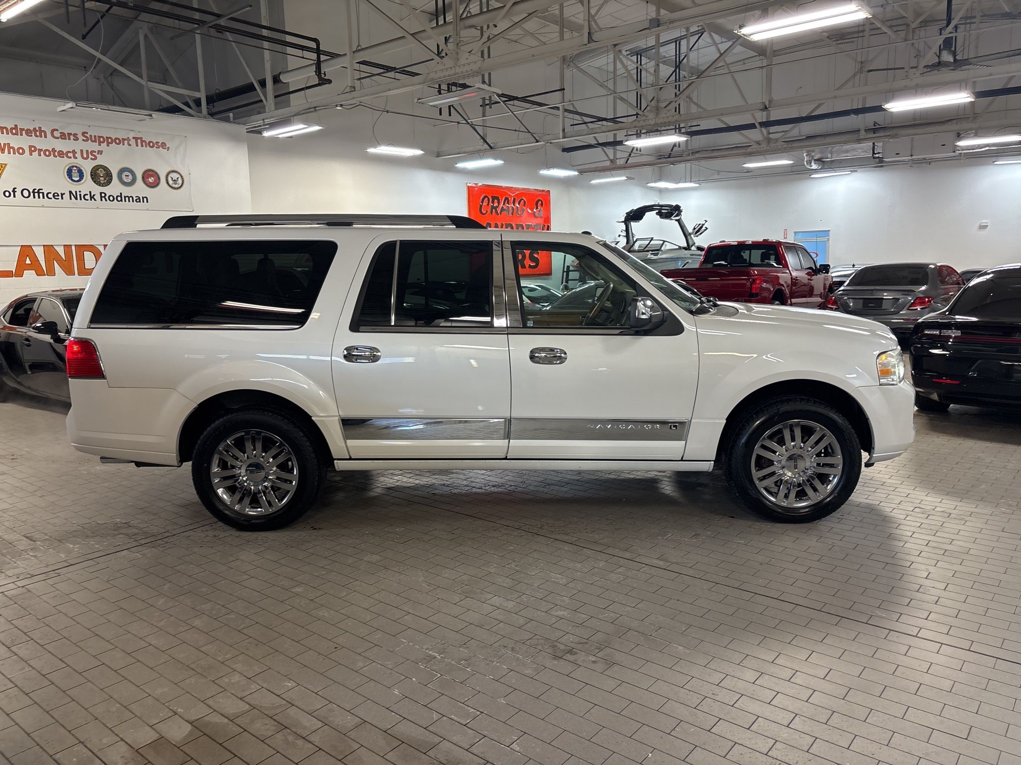 Lincoln Navigator L  2010