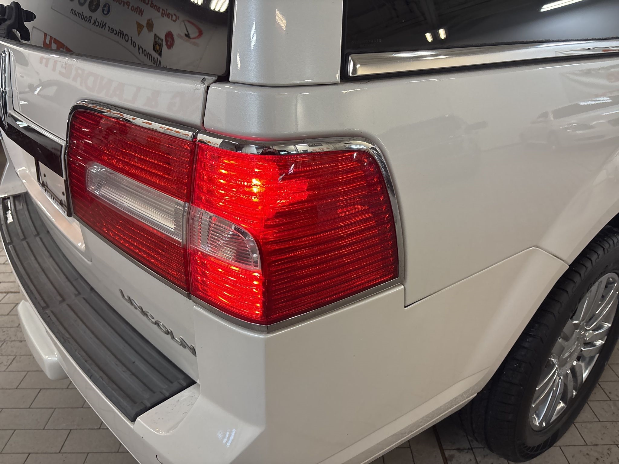 Lincoln Navigator L  2010