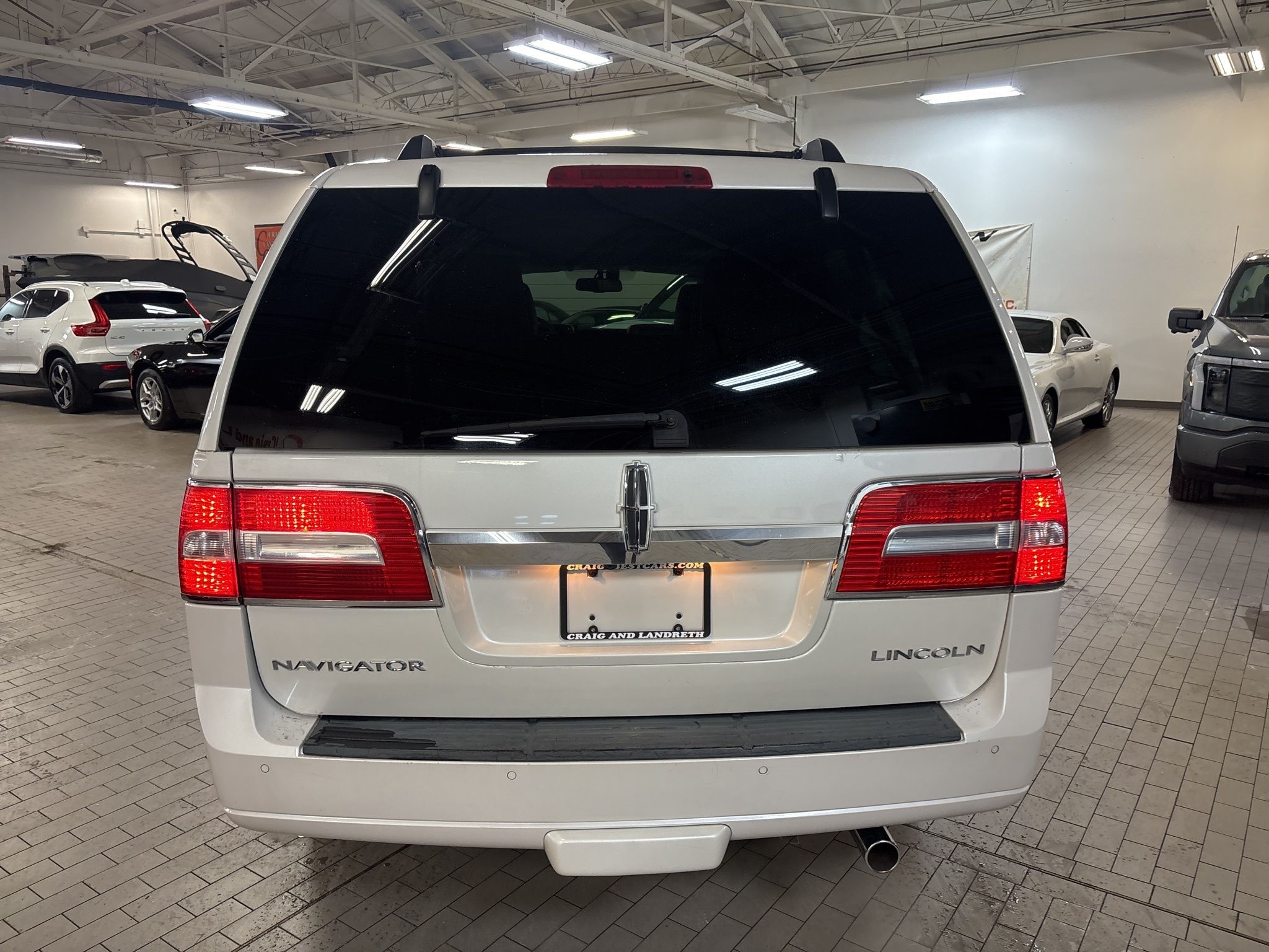 Lincoln Navigator L  2010